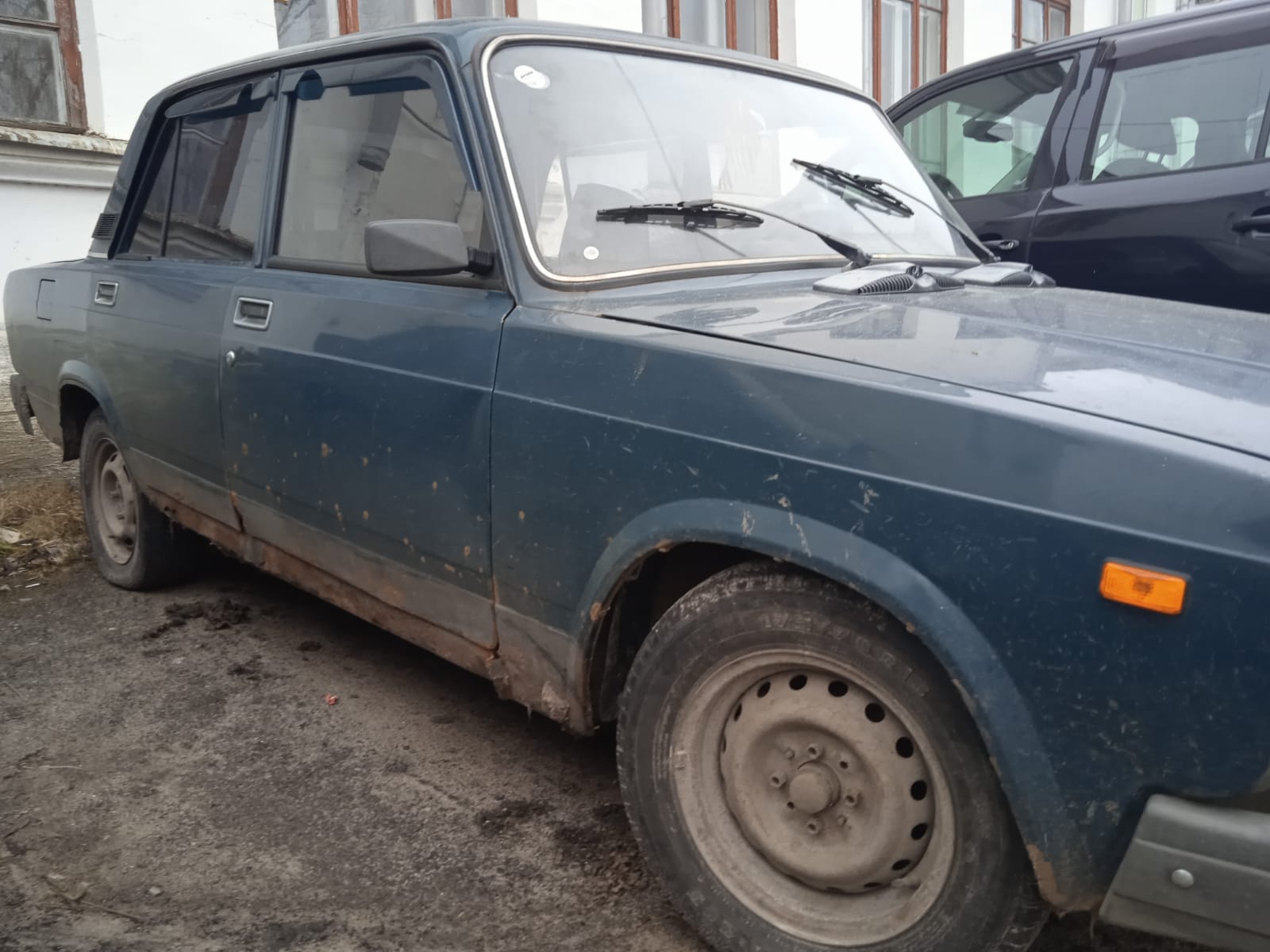 Автомобиль ВАЗ-21074