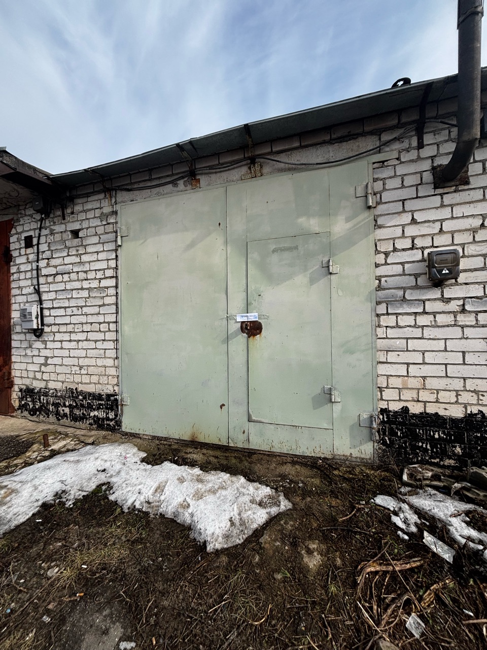 Лот № 4 (повторные торги). Нежилое помещение (гараж) площадью 38,9 кв. м, кадастровый номер 36:34:0502001:549, местонахождение: г. Воронеж, ул. Романтиков, д. 2, ПГК “Камазовец”, гараж 546. Собственник - Зуев С.Г.
