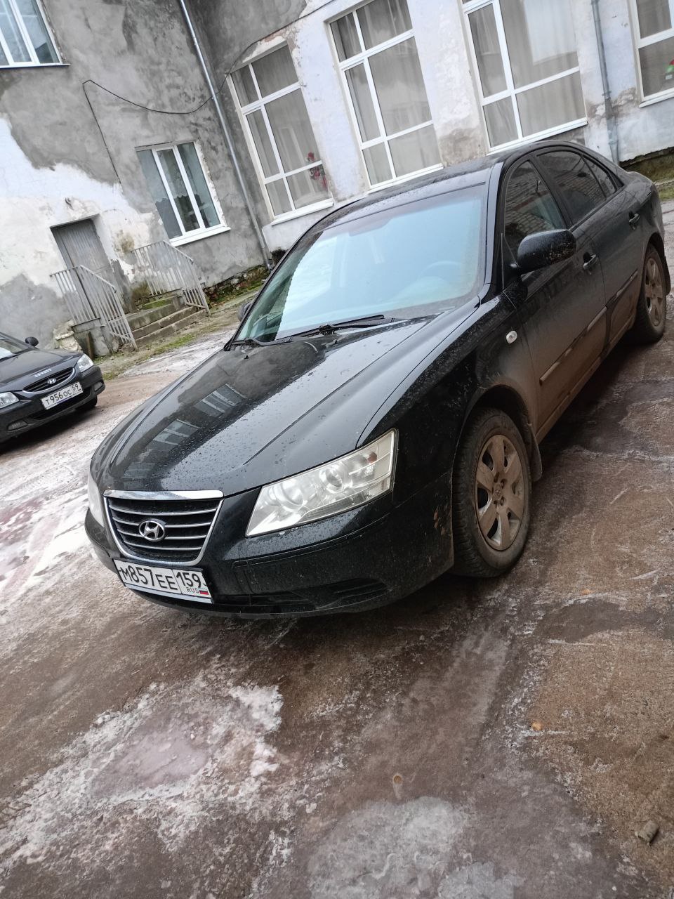 Автомобиль - легковой седан HYUNDAI NF SONATA