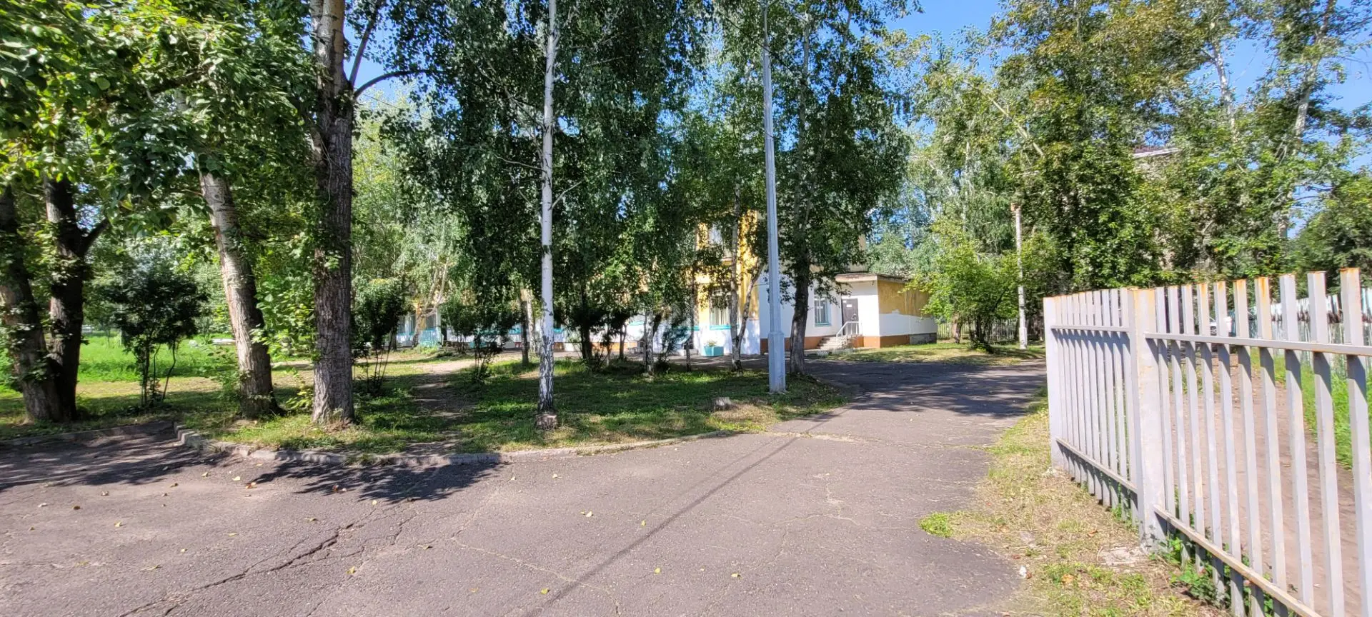Аренда нежилых помещений № 31, 32, общей площадью 39,1 кв.м (согласно технического паспорта), на первом этаже здания МБОУ «СОШ № 26» (кадастровый номер 38:34:021501:1441) расположенного по адресу г. Братск, ж.р. Энергетик, ул. Приморская 7 для осуществления занятий клубного типа с детьми дошкольного возраста