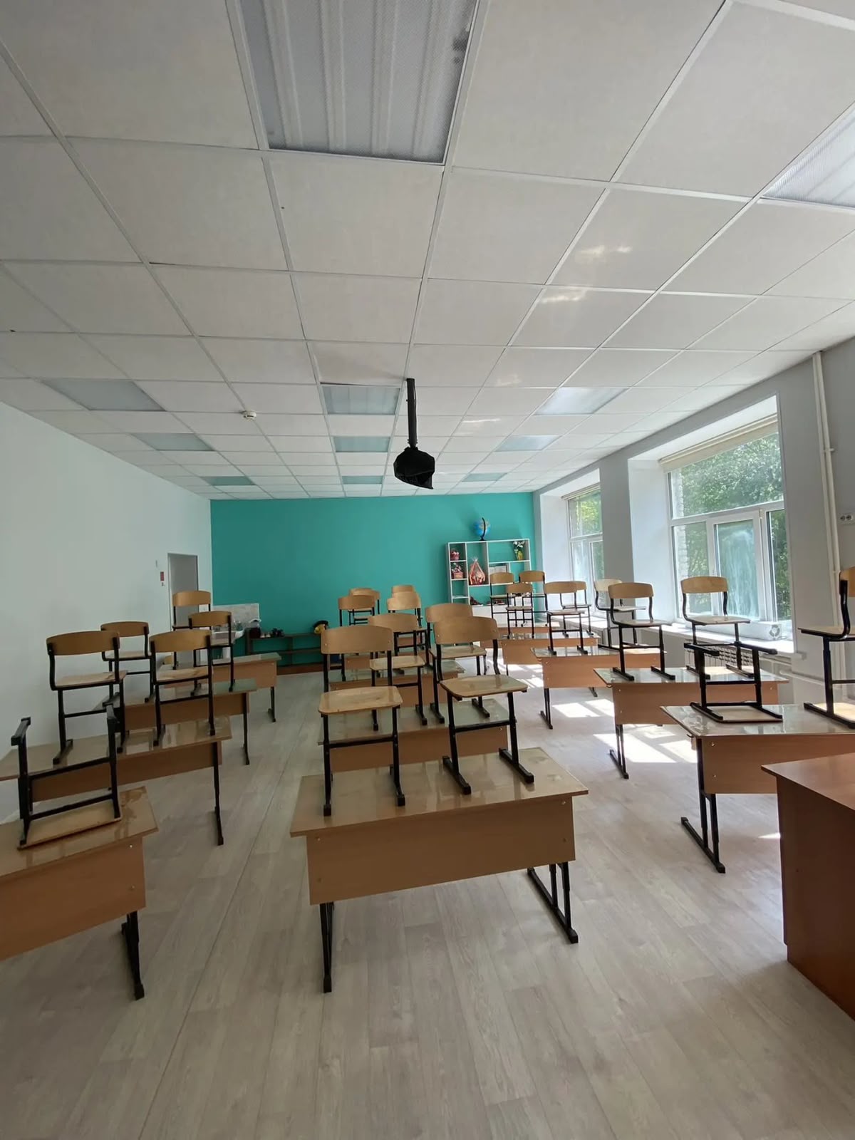 нежилое помещение общей площадью 50,4 кв.м., номер на поэтажном плане 16, расположенного на 1 этаже здания муниципального автономного общеобразовательного учреждения «Средняя общеобразовательная школа № 22» Находкинского городского округа (далее - МАОУ «СОШ № 22» НГО), общей площадью 4124,9 кв. м., с кадастровым номером 25:31:010206:3218, 4-этажное, расположенного по адресу: Приморский край, г. Находка, ул. Юбилейная, д. 12, закрепленного на праве оперативного управления за МАОУ «СОШ № 22» НГО