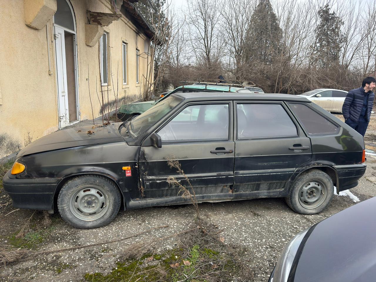 Автотранспортное средство марки Лада 21140, год выпуска 2006 цвет золотистый темно-зеленый, VIN № ХТА21140064168509, г/н В351ММ07. Транспортное средство находится в неудовлетворительном, нерабочем техническом состоянии. Документы и ключ зажигания отсутствуют