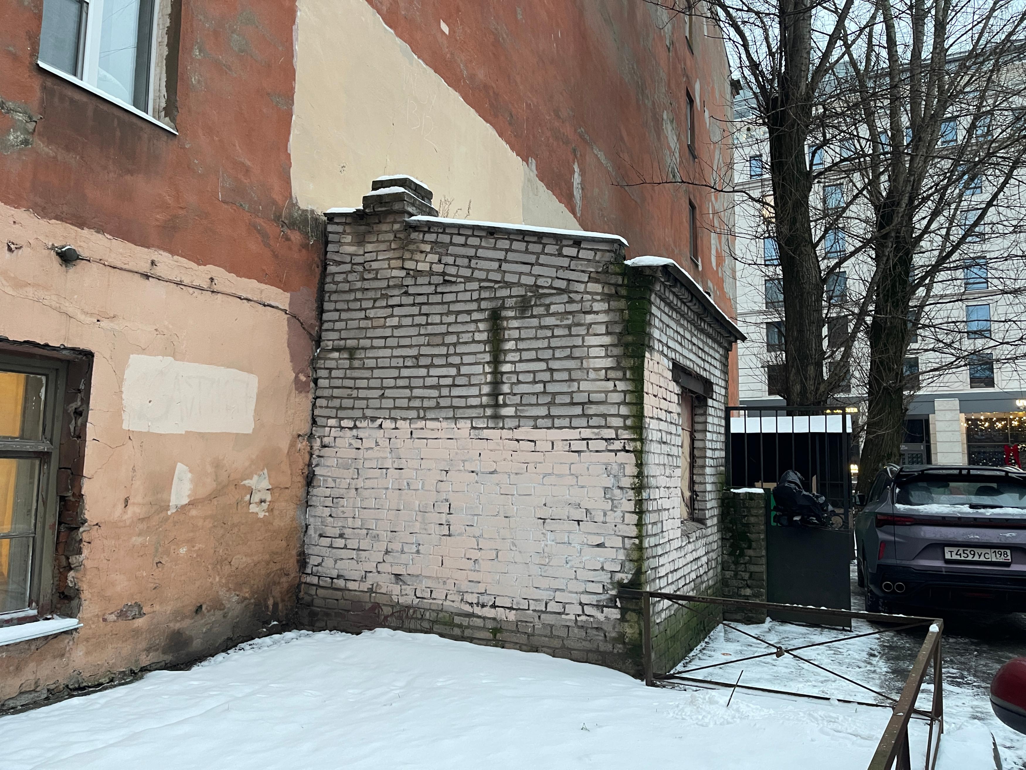 Здание, расположенное по адресу: г. Санкт-Петербург, улица Марата, дом 66/22 литера В, и земельный участок, расположенный по адресу: Российская Федерация, Санкт-Петербург, внутригородское муниципальное образование города федерального значения Санкт-Петербурга Владимирский округ, улица Марата, земельный участок 66, находящиеся в государственной собственности Санкт-Петербурга