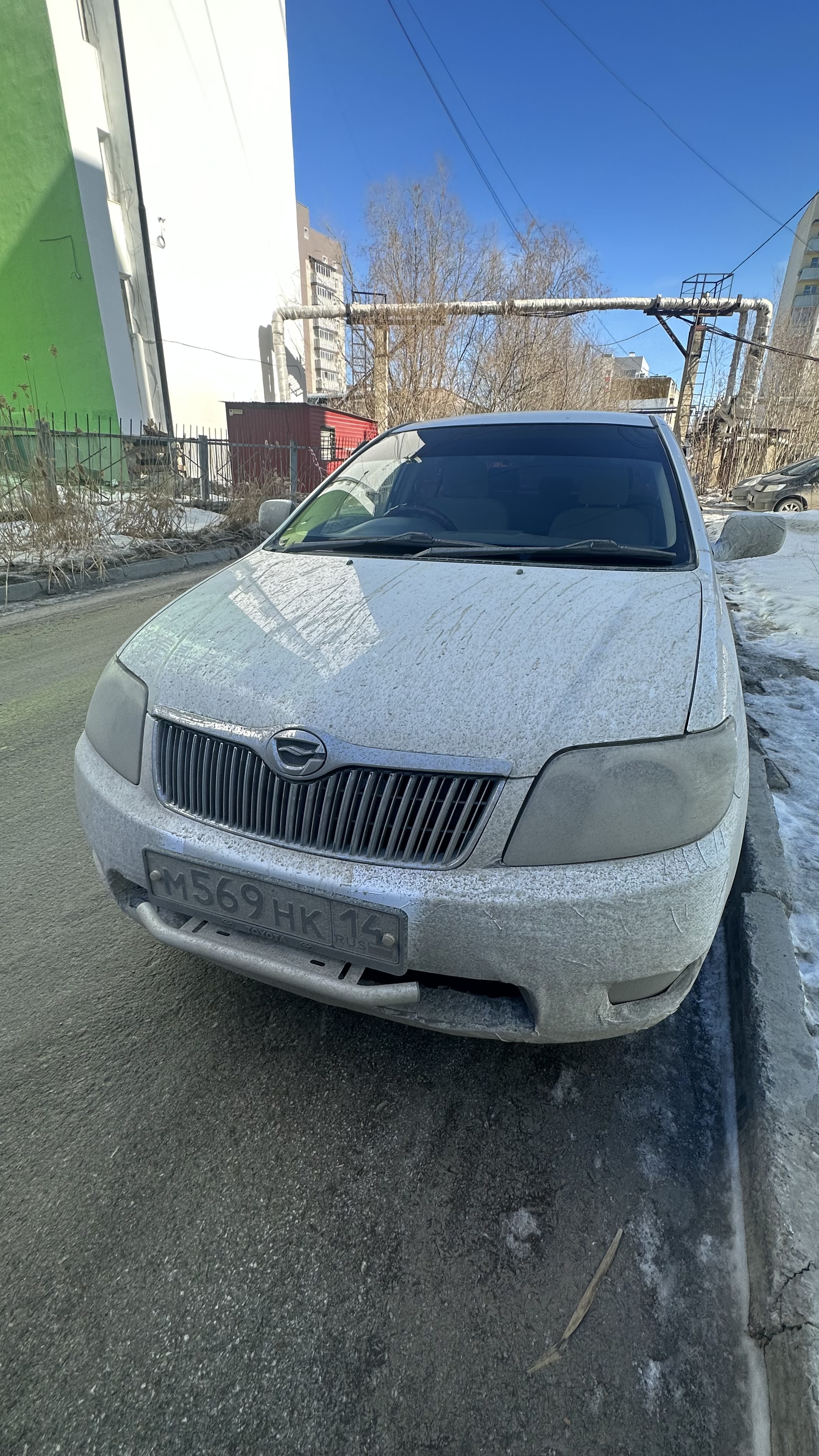Toyota Corolla, 2005 г.в., № кузова NZE121-0385620. Повреждения - левое крыло, левая передняя дверь, левое боковое зеркало, бампер – передний и задний. Местонахождение: РС(Я), г. Якутск. Собственник Попов Д.В.