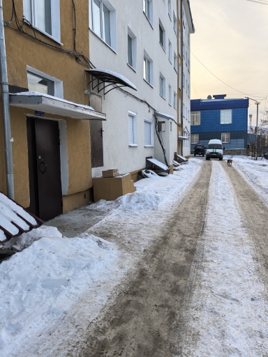 Квартира, 100.8 кв. м., расположенная по адресу: г. Магадан, ул. Коммуны, д. 12, кв. 18, доля в праве 17/100, кадастровый номер: 49:09:030126:269.