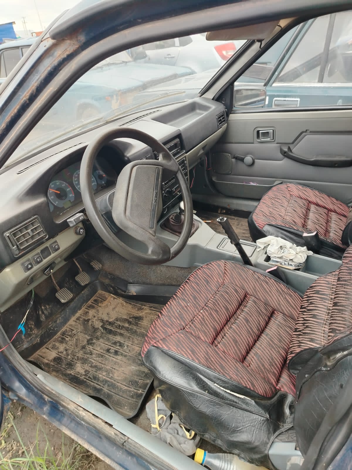 Автомобиль марки ИЖ 2126-030, vin XTK21260040129920 с г.р.з. Х452ЕР02 РУС, 2004г
