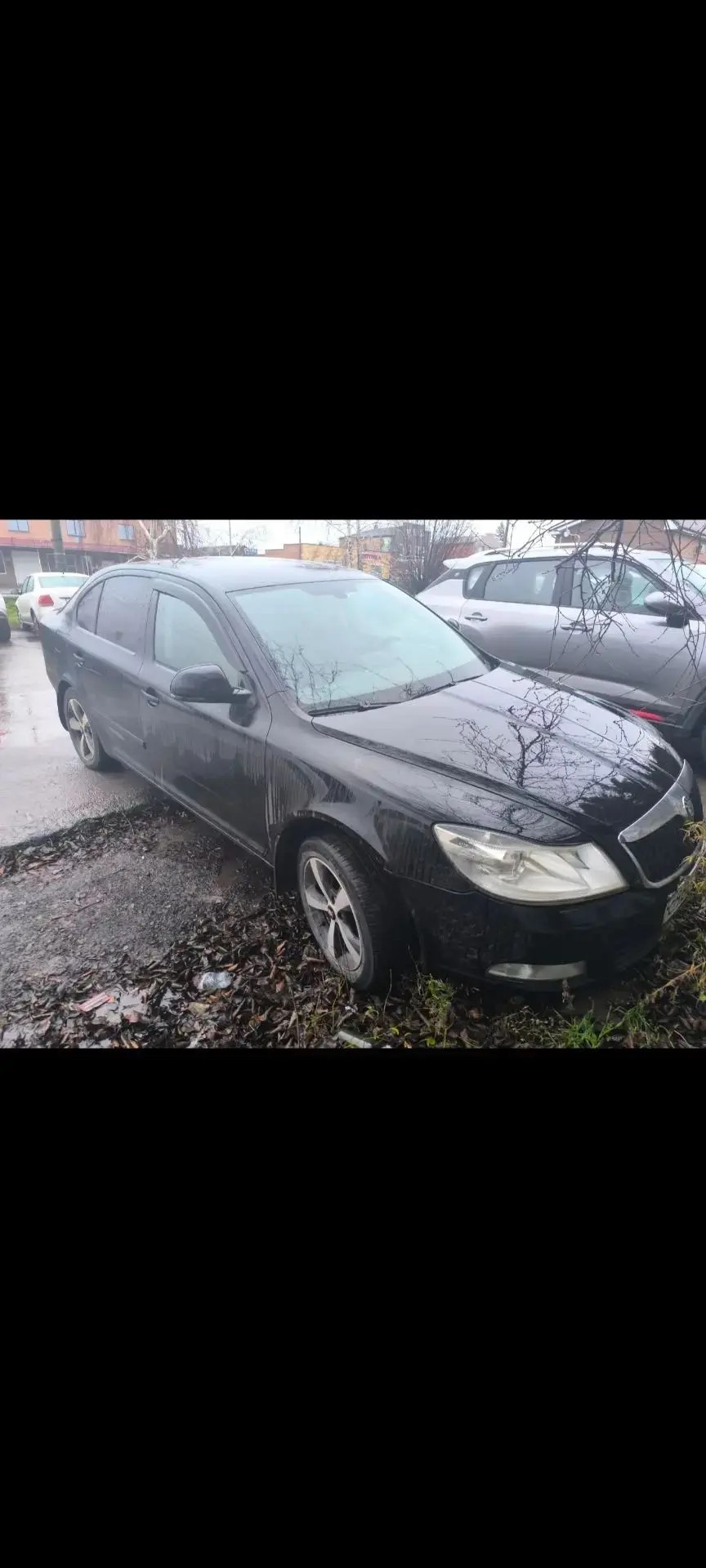 Легковой автомобиль (хэтчбек) Škoda Octavia, 2012 г.в., г/н С966ХМ161, VIN XW8BJ21Z9CK287222, черного цвета, заднее крыло в двух местах со следами сквозной коррозии, резина Michelin Energy 205/55R16, задняя левая внутренняя обшивка двери порвана, в залоге, должник Карпенко А.С., (Поручение ТУ Росимущества в РО от 20.10.2026 № 61-1845-У). Адрес (местоположение): Ростовская область, с. Чалтырь, ул. Налбандяна, 18.