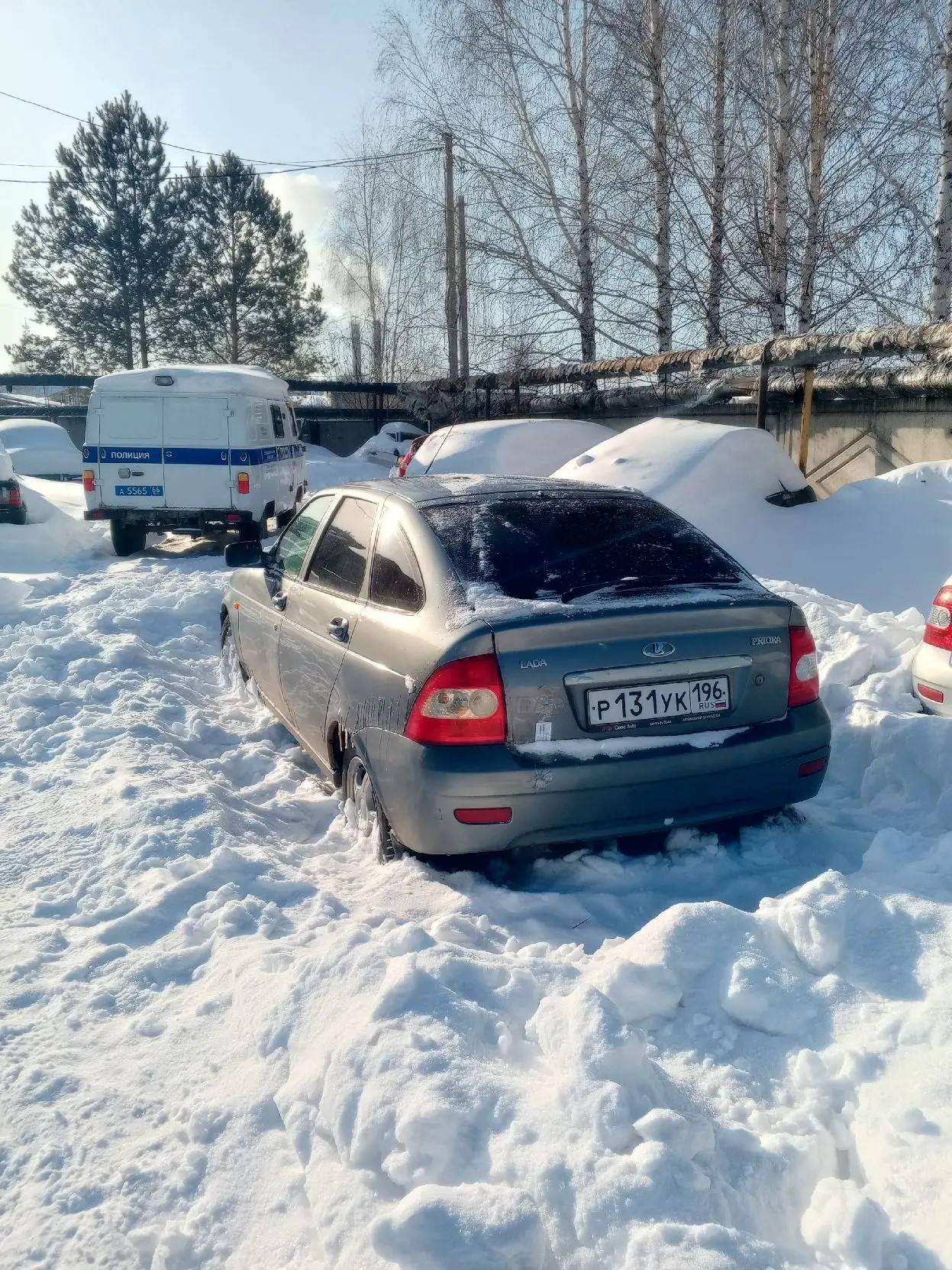 Автомобиль Лада Приора 217230, г/н Р131УК196, 2011 г.в., цвет: средний серо-зеленый металл, VIN: XTA217230B0158362