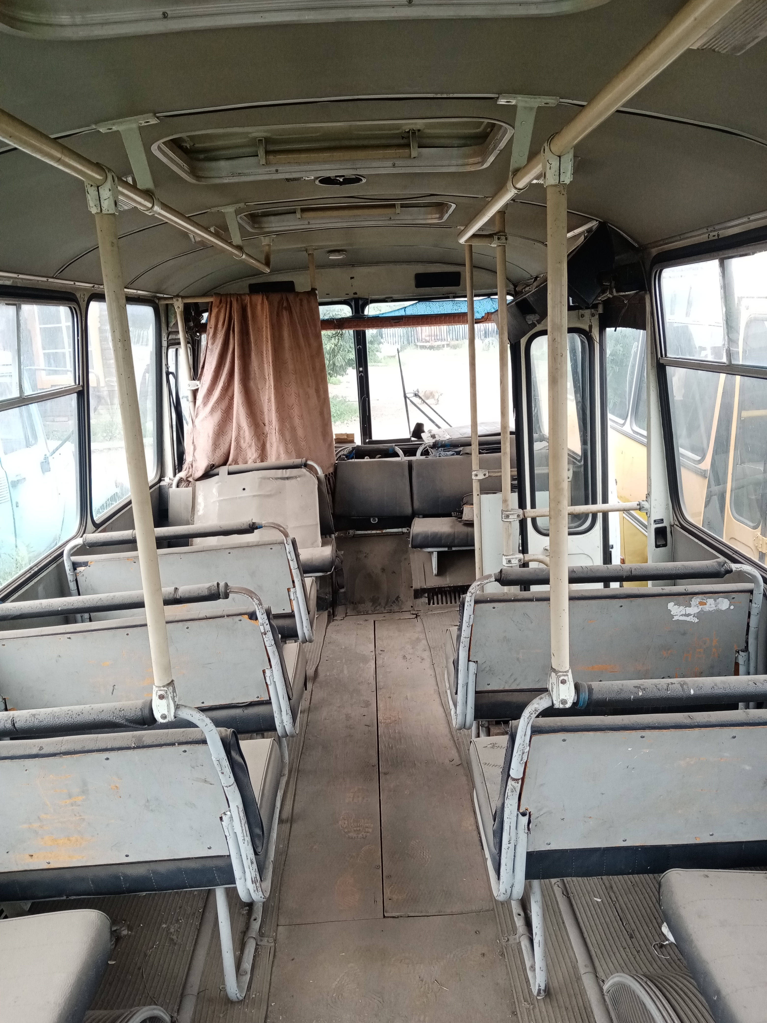 Автобус ПАЗ 32050R Идентификационный номер (VIN): Х1М32050R10008674; Наименование (тип ТС) – Автобус; Категория ТС – D; Год изготовления ТС – 2001; Модель, № двигателя – ЗМ3523400 11030965; Шасси (рама) № - отсутствует; Кузов (прицеп) № - 10008674; Цвет кузова (кабины) – Бело-зеленый; Мощность двигателя, кВт(л.с) – 96/130; Рабочий объем двигателя, куб.см – 4670; Тип двигателя – карбюраторный; Разрешенная максимальная масса, кг – 7705; Масса без нагрузки, кг – 4720; Организация изготовитель ТС (с