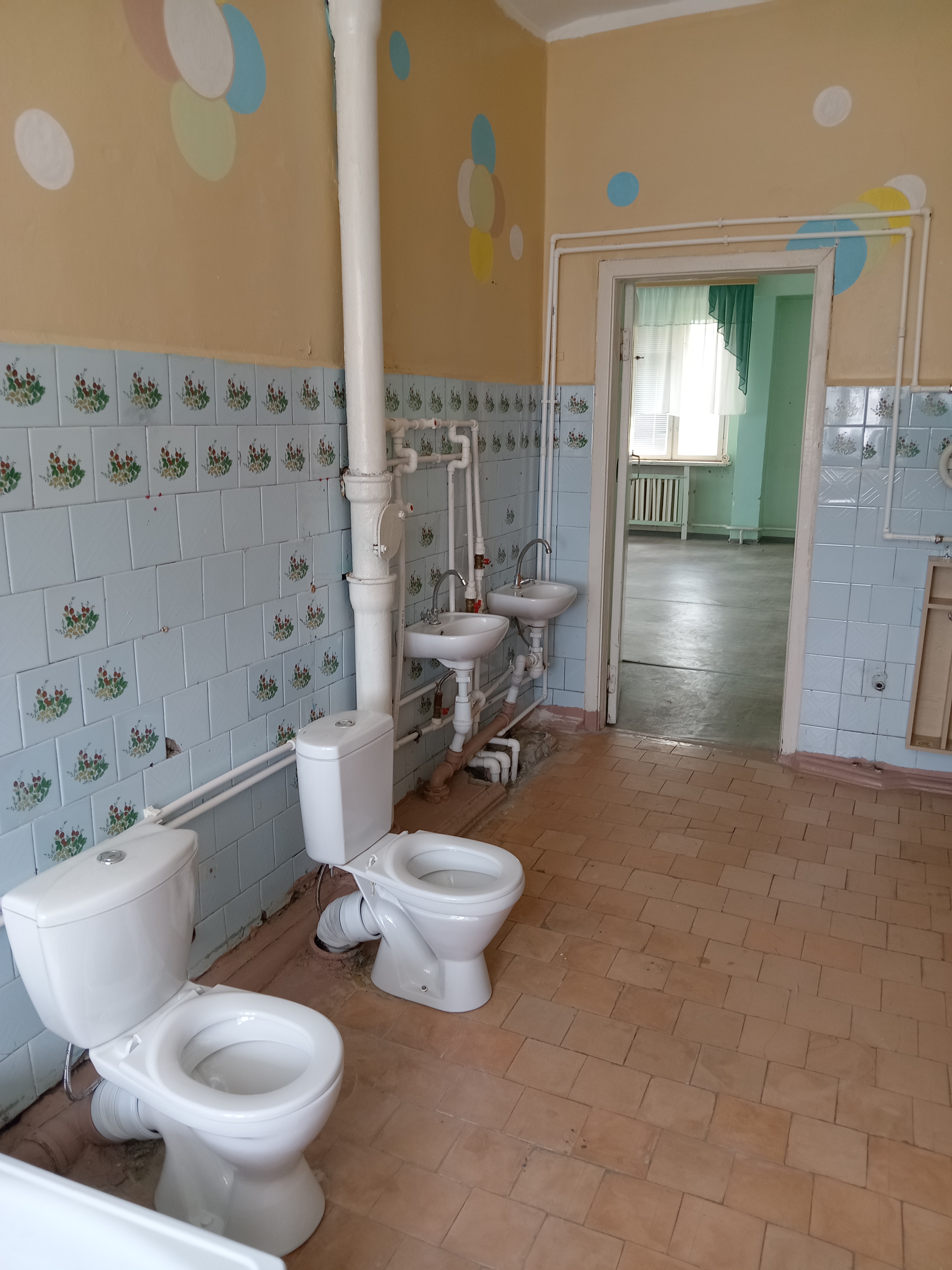 Встроенные нежилые помещения площадью 64,1 кв.м., (помещения № 44,46) на втором этаже нежилого отдельно стоящего здания общей площадью 2498,7 кв.м. График использования: понедельник, вторник, четверг, пятница с 10:00 до 12:00