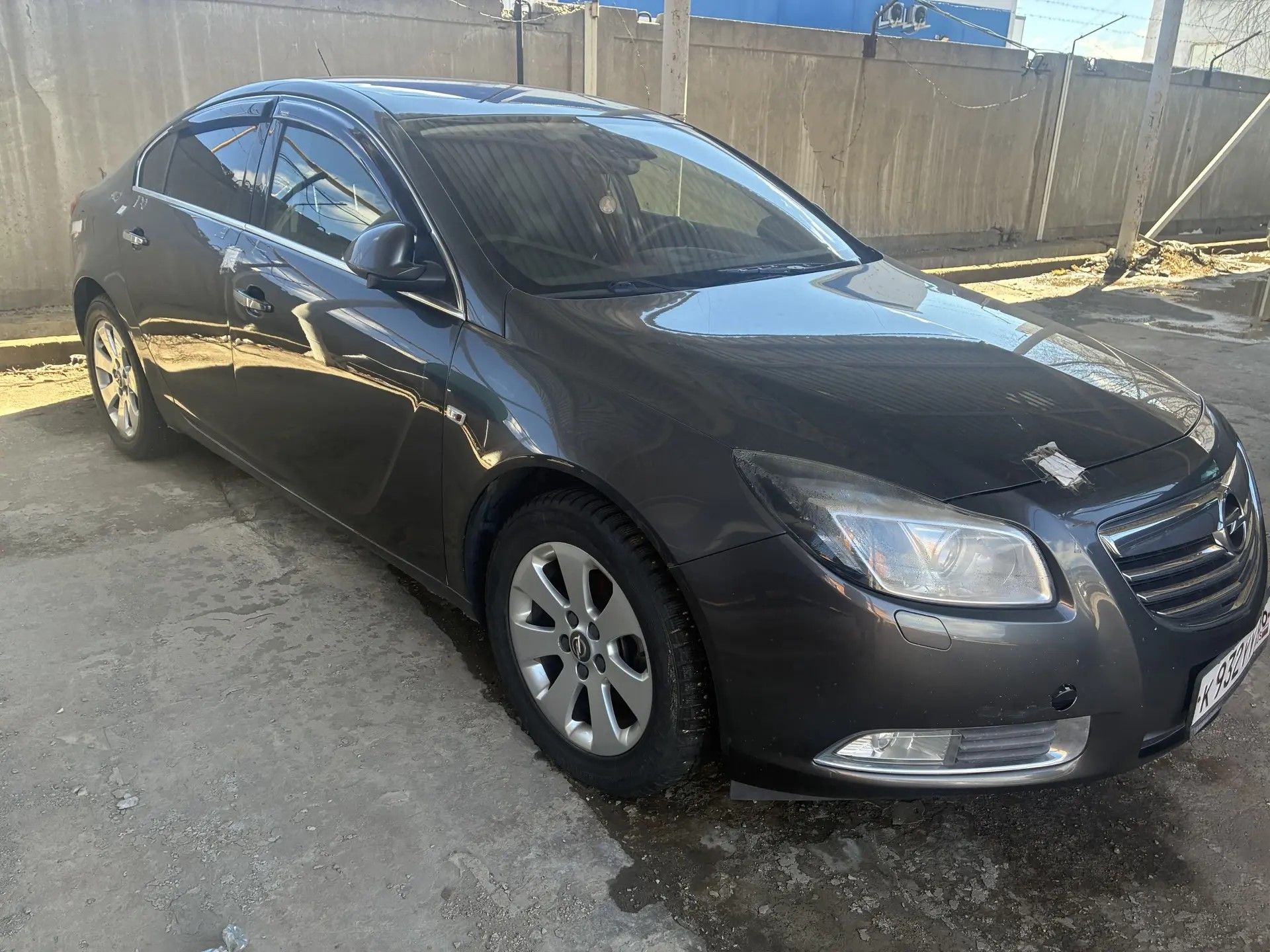 Автомобиль марки "Опель Инсигния", г/н К932УУ86, 2011г.в. VIN W0LGT5EC9B1193637 (ключи и документы отсутствуют, техническое состояние не проверялось, пробег не известен). Имущество продается в том виде, в каком оно есть, в случае продажи возврату/обмену не подлежит. За скрытые дефекты имущества Продавец ответственности не несет.
