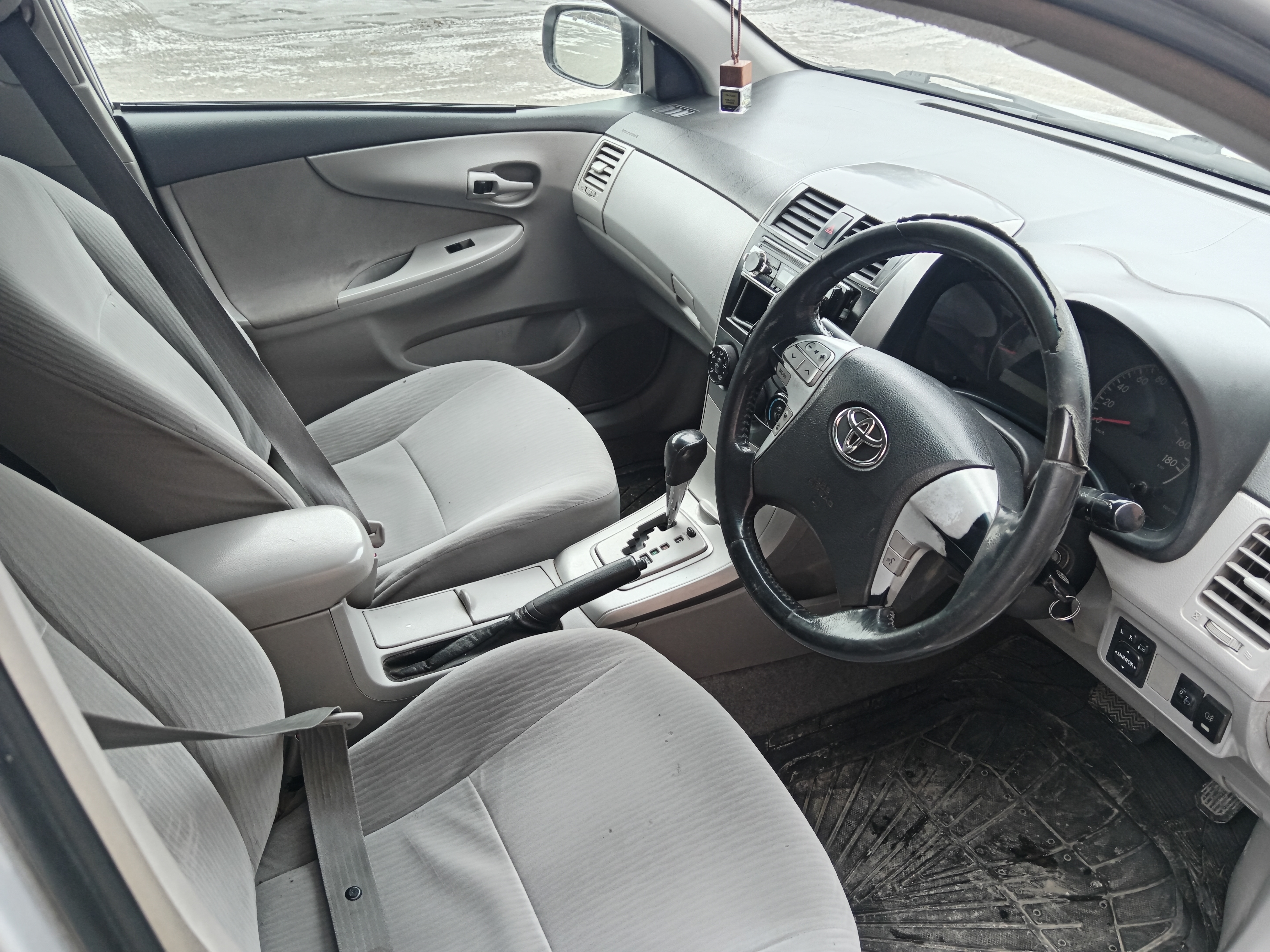 TOYOTA COROLLA AXIO