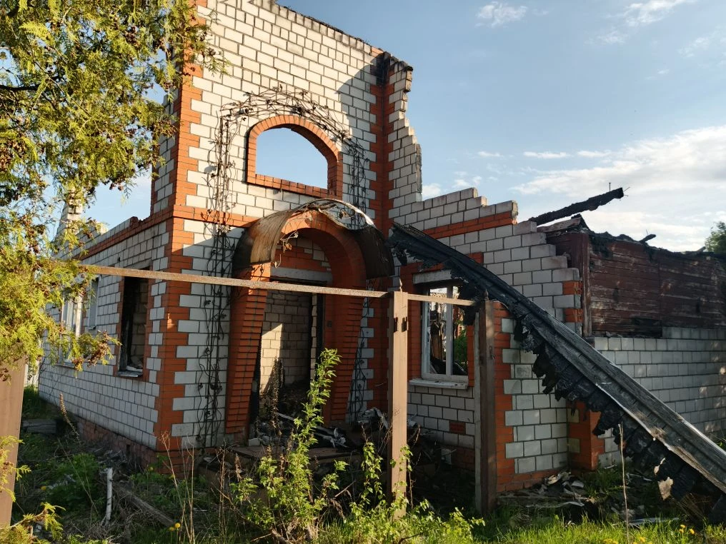 Нежилое здание площадью 90,5 кв.м. с кадастровым номером 32:30:0020103:204 и земельный участок под ним площадью 755,0 кв.м. из категории земель населенных пунктов с видом разрешенного использования – для индивидуального жилищного строительства, с кадастровым номером 32:30:0020103:25, расположенные по адресу: Брянская область, г. Клинцы, улица Октябрьская, 218