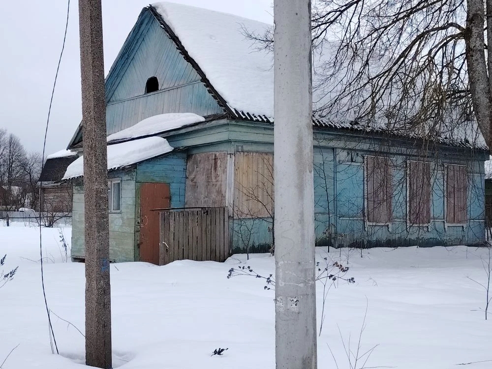 нежилое здание, кадастровый номер: 40:14:120805:29, площадь: 36,3 м.кв., и земельный участок, кадастровый номер: 40:14:120805:47, площадь: 595 м.кв., категория земель: земли населенных пунктов, вид разрешенного использования: приусадебный участок личного подсобного хозяйства