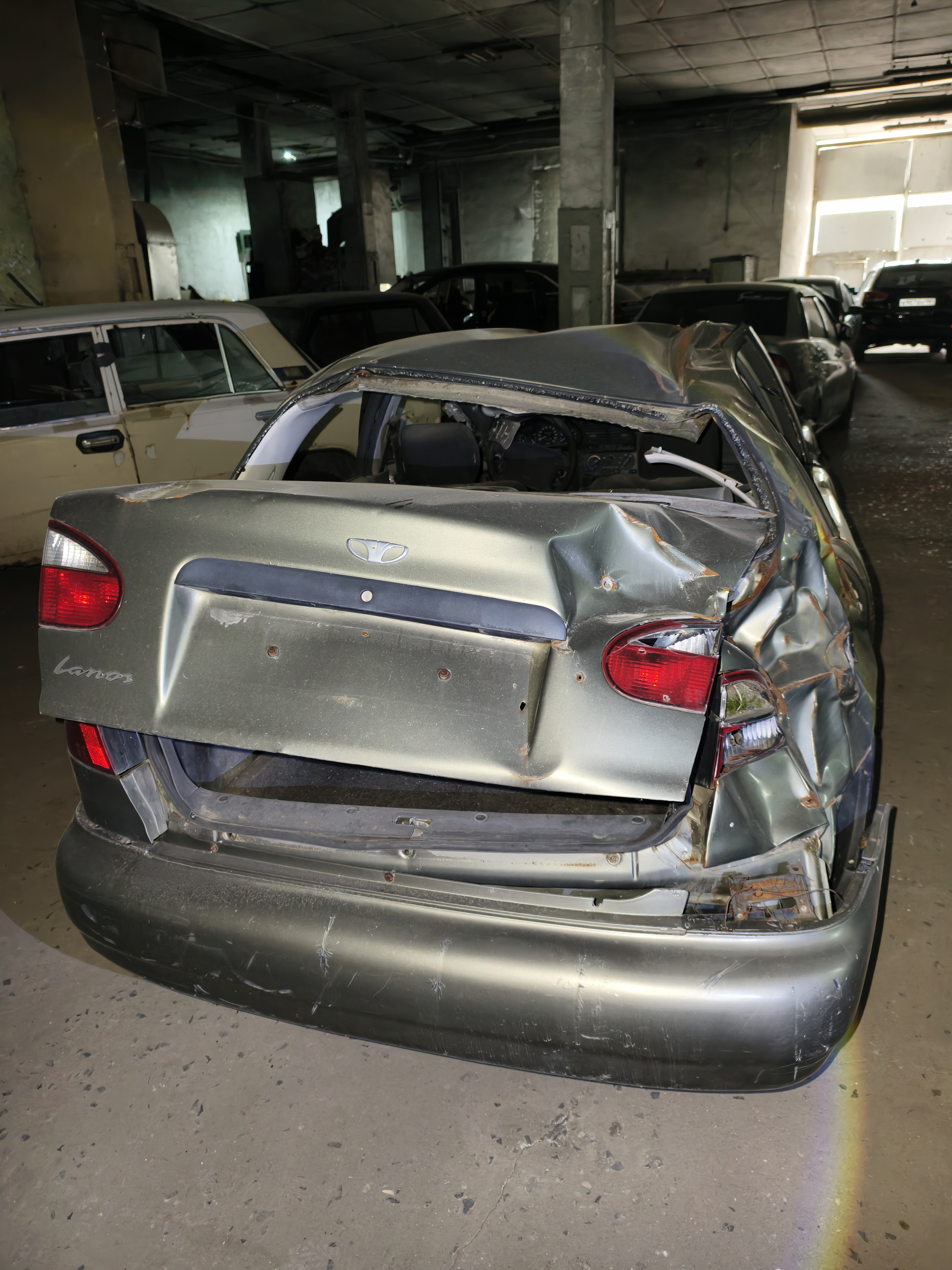 Имущество в качестве годных остатков: Автомобиль «Daewoo» модель «Lanos», года выпуска: неизвестен, государственный регистрационный номер «без регистрационных знаков» VIN: SUPTF 696D7W326904