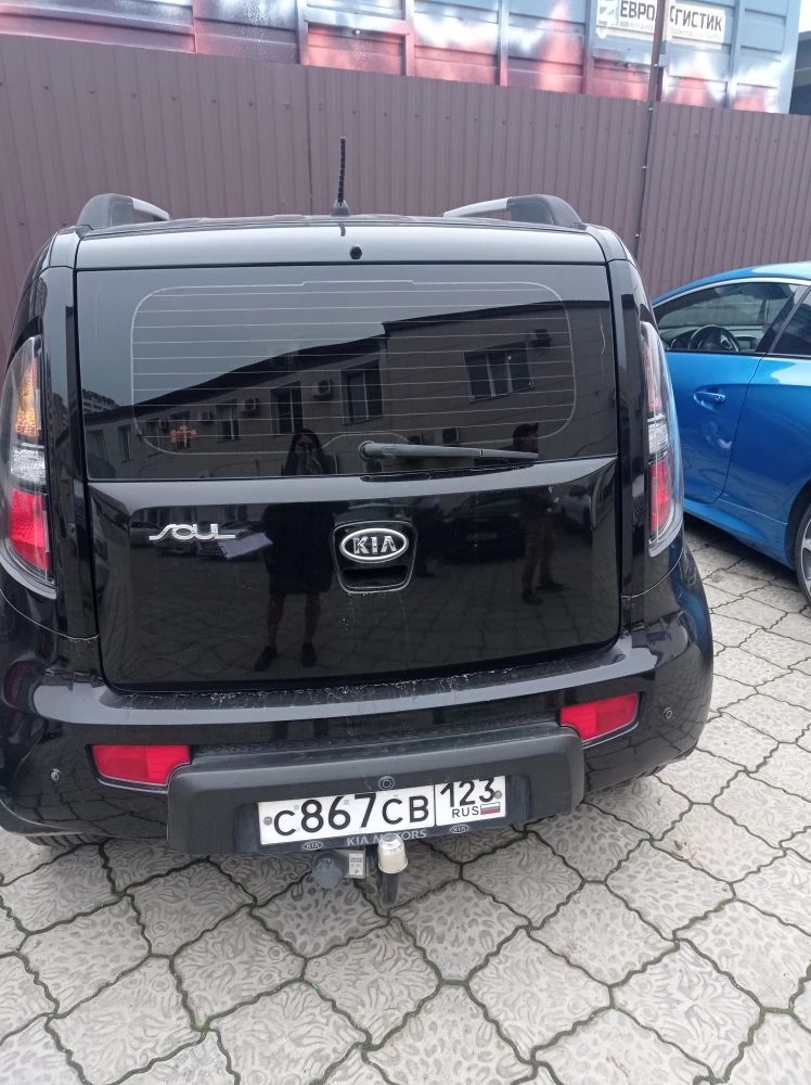 Д-к Бражко М.С. А/м KIA SOUL, г/в 2011, г/н С867СВ123, VIN XWEJT811BB0001857. Обременение: арест, н/ц 888 933,00 руб., з-к 177 787,00 руб., ш/а 8 889,00 руб.