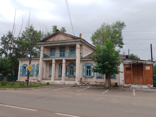 Продажа земельного участка 1046 кв.м и здания 380,3 кв.м, Забайкальский край, г. Нерчинск, ул. Советская, д. 32