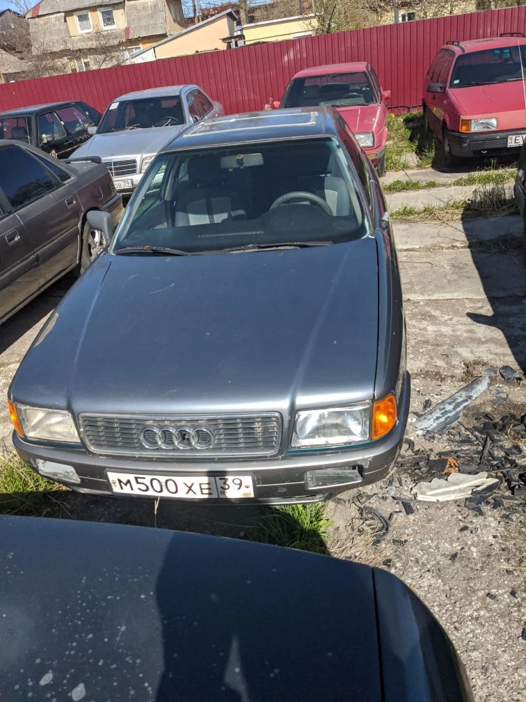 Автомобиль марки "Ауди-80"
