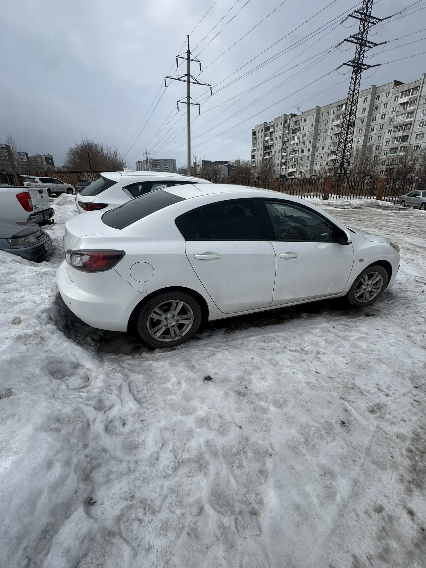 (повторные торги) Легковой автомобиль Mazda 3, 2010 г.в., г/н С840ОС124, VIN JMZBL12Z501239307, № кузова JMZBL12Z501239307, цвет белый. Идентификационные номера не сверялись, рабочее состояние не проверялось, автомобиль закрыт, ключи и документы отсутствуют. Должник Амелин П.Ю. Обременения: Арест, запреты на рег. действия. Начальная цена продажи 673200,00 руб. Задаток 101000,00 руб. (пор. 471)