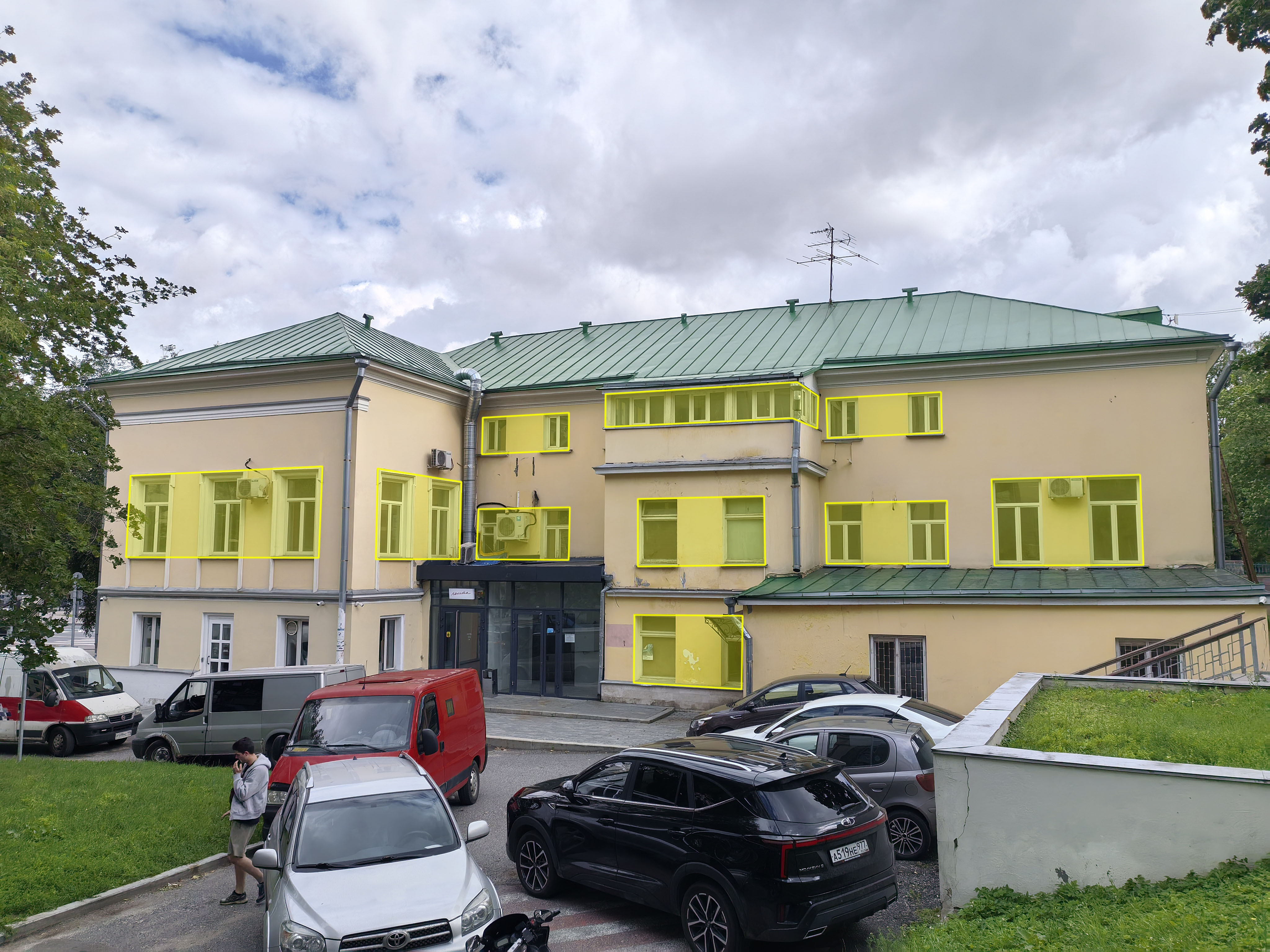 Продажа имущества, находящегося в собственности города Москвы, нежилые помещения по адресу: г. Москва, ул. Яузская, д. 6, стр. 1, площадью 467,5 кв. м, кадастровые номера: 77:01:0002025:2142, 77:01:0002025:2136 и 77:01:0002025:2137