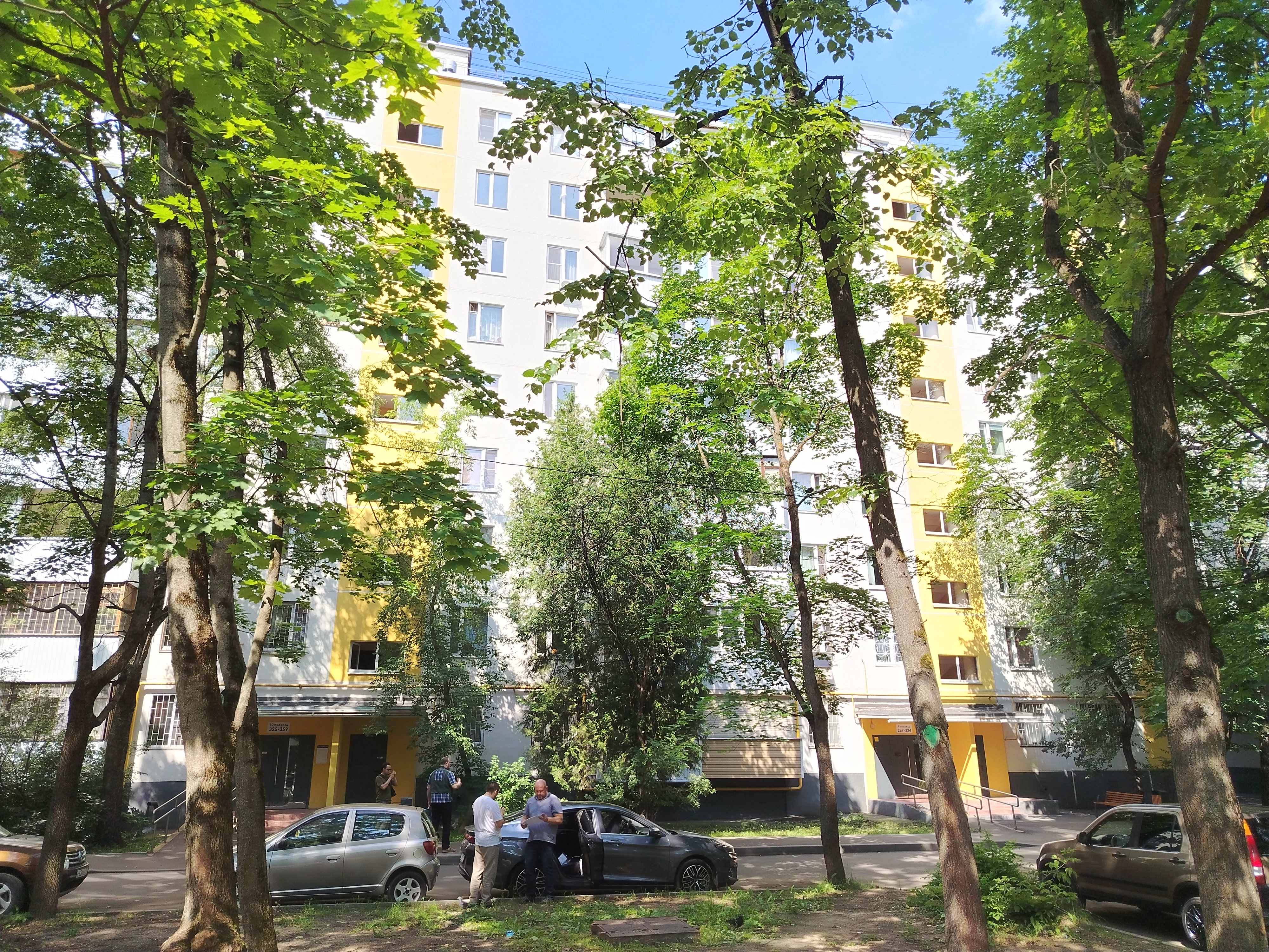 Продажа имущества, находящегося в собственности города Москвы, жилое помещение по адресу: г. Москва, проспект Свободный, дом 9, корпус 4, квартира 355, общей площадью 42.7 кв.м, (Этаж № 8), кадастровый номер: 77:03:0006024:6177