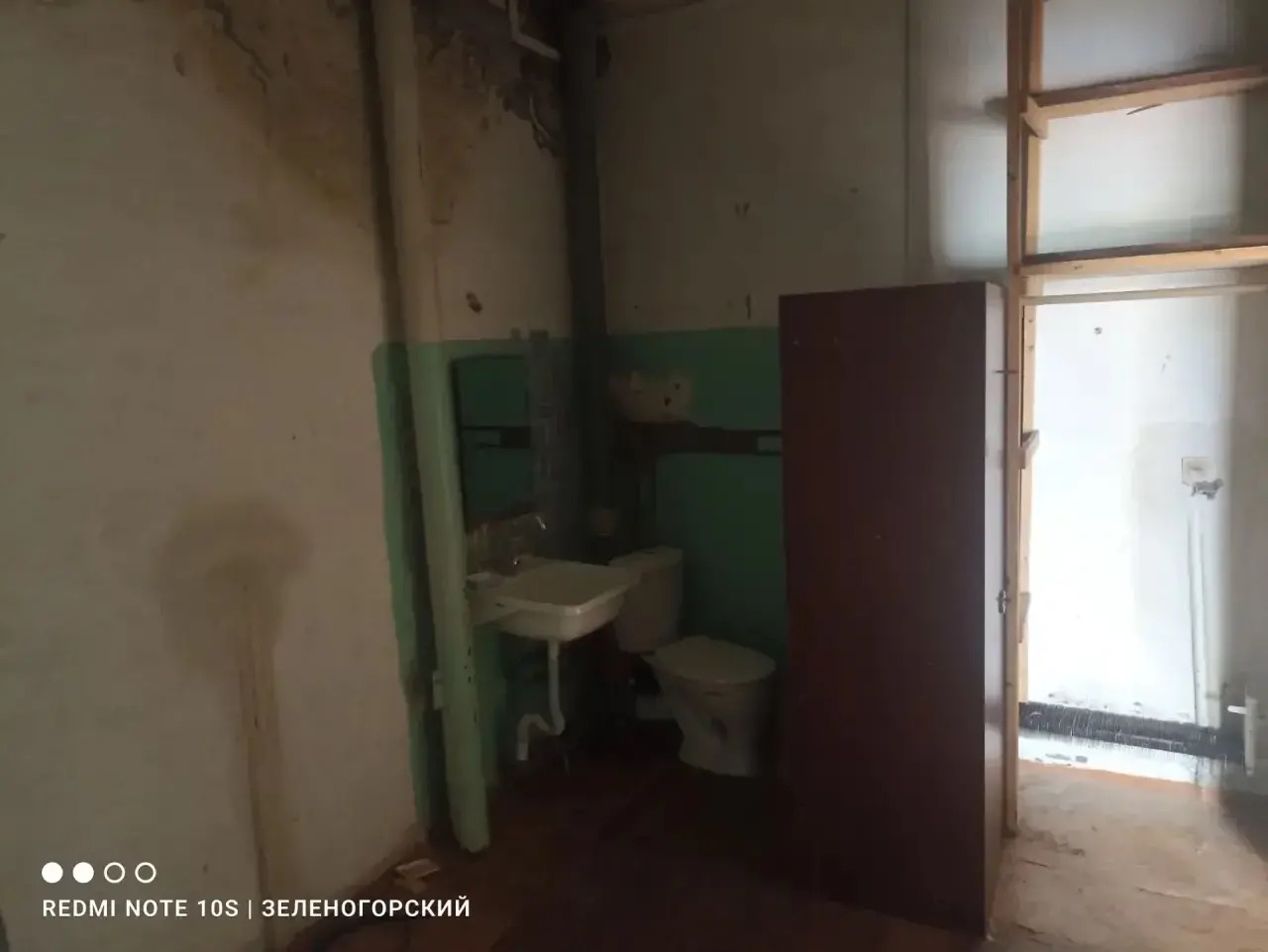 Право заключения договора аренды муниципального имущества - Нежилые помещения (№3,4,5,19,20 на поэтажном плане второго этажа), общей площадью 172,20 кв. м., расположенные по адресу: Кемеровская область, р-н Крапивинский, пгт Зеленогорский, ул Центральная, д 38-8, кадастровый номер 42:05:0101001:936