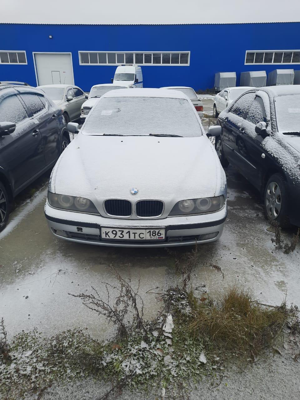 Автомашина марки "BMW 5201", цвет серебристый, 2000 г.в., г.р.з. К 931 ТС 86. VIN отсутствует. (86- 005947). Размер снижения начальной цены - 60%.