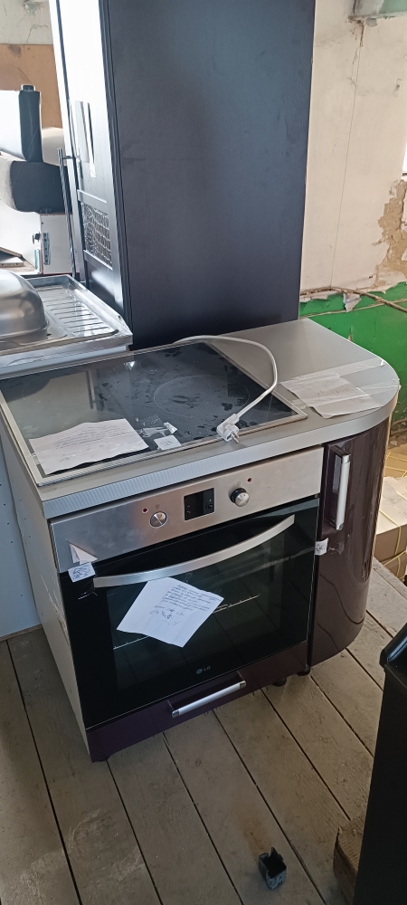 Электрическая духовка марки LG