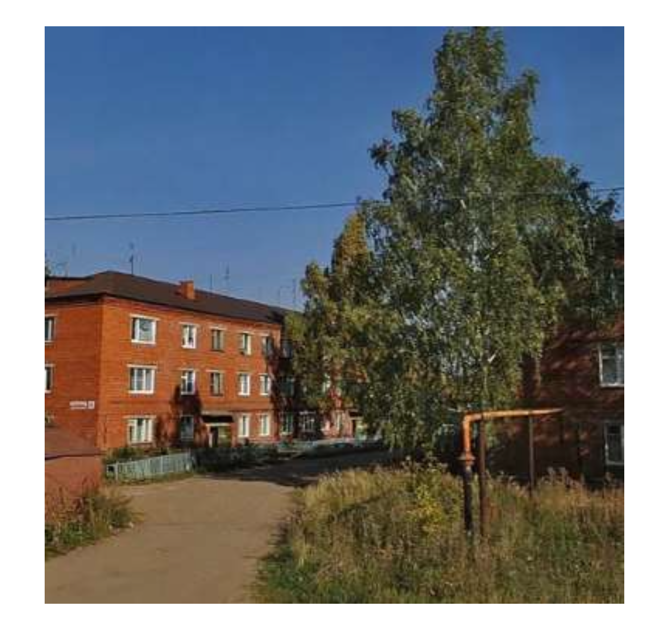 Доля в праве общей долевой собственности (1/4 доли) на двухкомнатную квартиру площадью 41 кв. м, назначение – жилое, этаж 1, кадастровый номер 18:26:030006:268, местонахождение: Удмуртская Республика, г. Ижевск, ул. Спортивная, д. 1б, кв. 1.