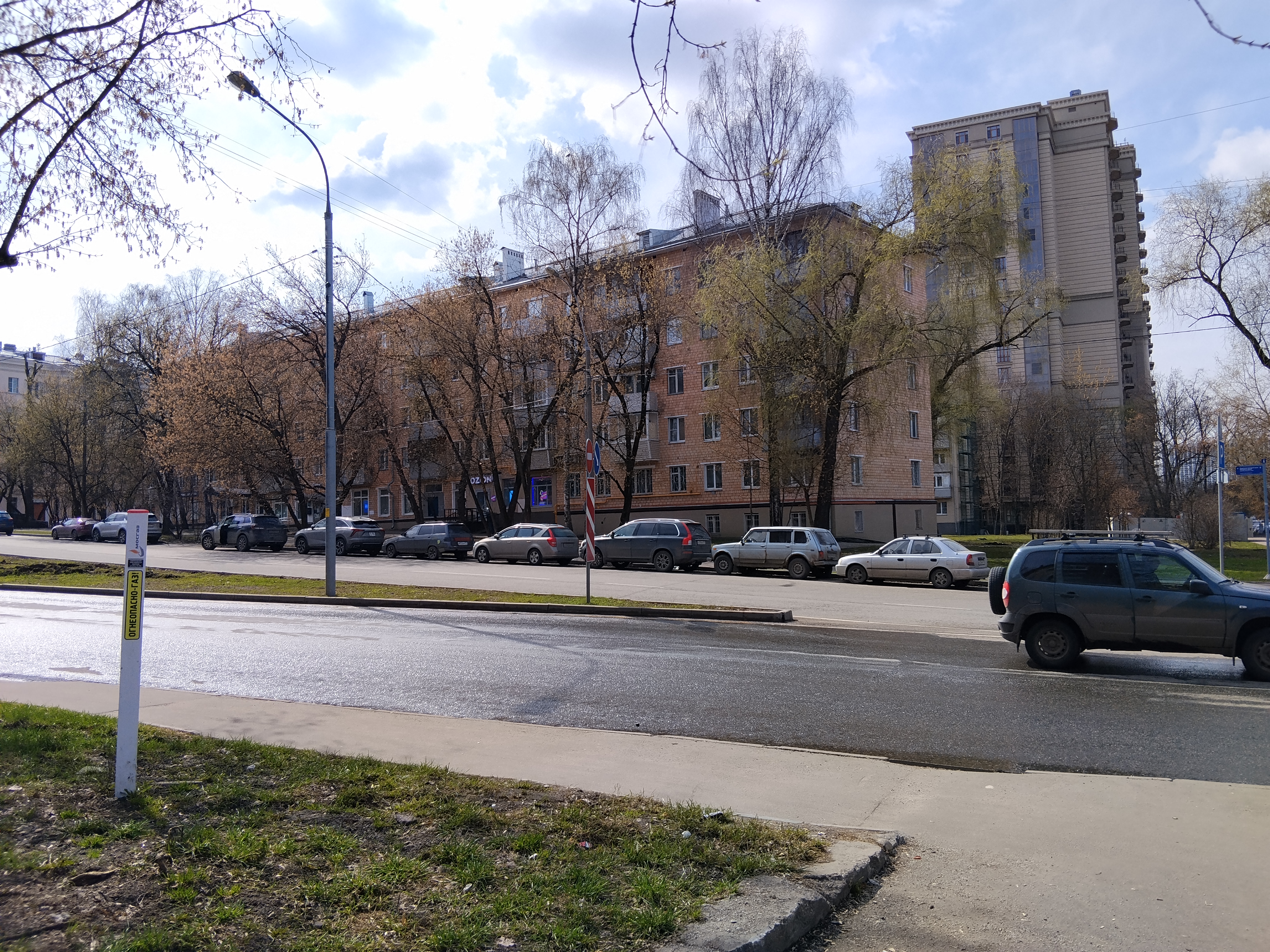 Продажа имущества, находящегося в собственности города Москвы, жилое помещение по адресу: г. Москва, Измайловская пл., д. 11, кв. 12, общей площадью 43,8 кв. м (этаж № 3), кадастровый номер: 77:03:0005004:1618