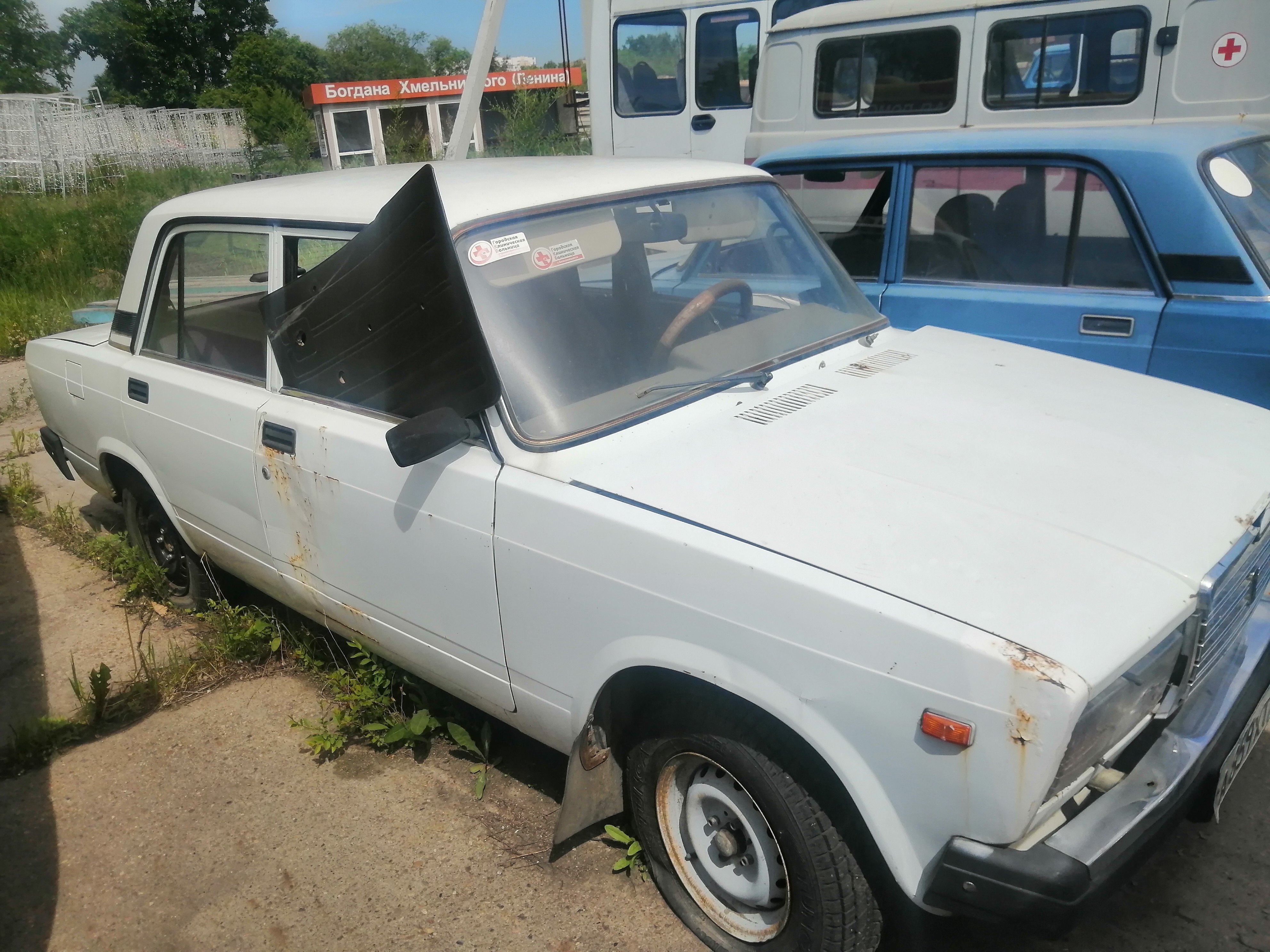 Легковой автомобиль LADA 210740, (VIN) ХТА21074092910615, год выпуска 2009
