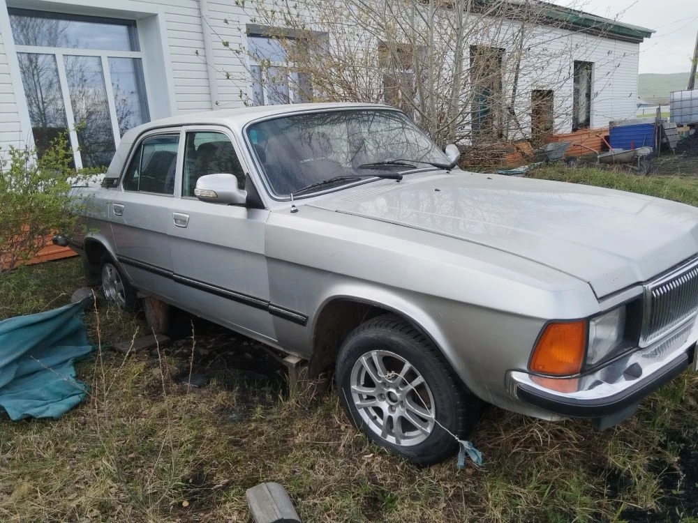 автомобиль легковой ГАЗ-3102
