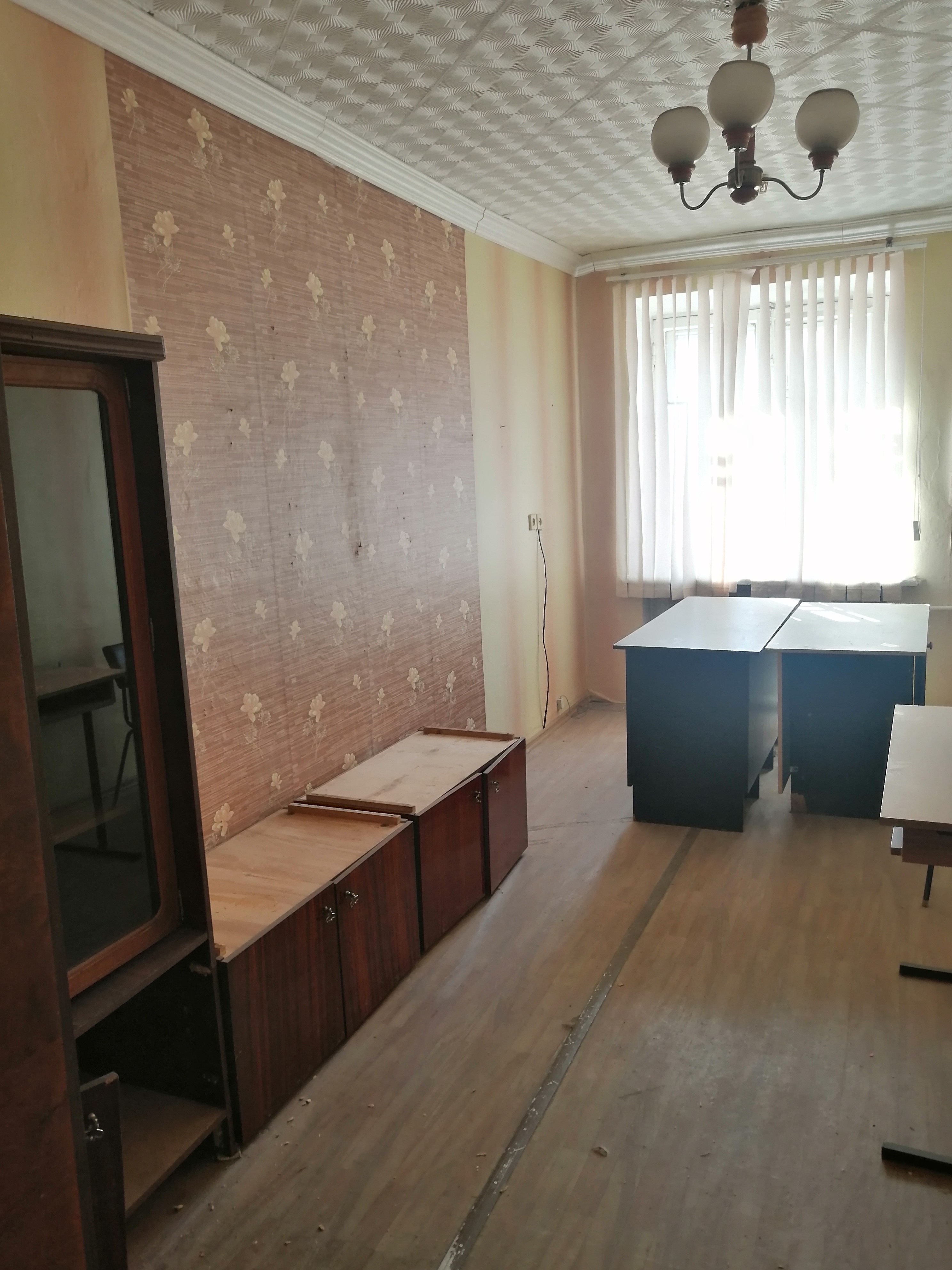 Право на заключение договора аренды части нежилого помещения 41П, (номер на поэтажном плане: 17), кадастровый номер 55:36:000000:152217, общей площадью 13,8 кв.м., расположенного на 4 этаже здания по адресу: г. Омск, пр. К. Маркса, д.34А.
