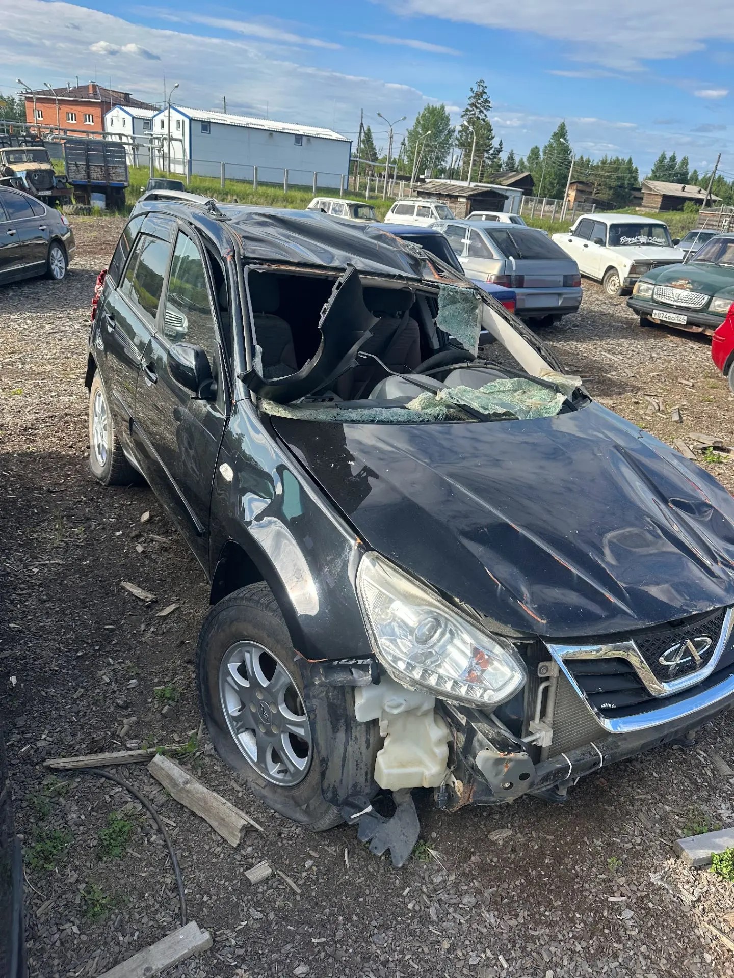Автомобиль CHERY TIIFL, г/н У517СЕ124, 2013г.в., VIN LVVDD14B4DD189165, после ДТП, комплектность и состояние не проверялась данное имущество обращено в доход государства, (Документы отсутствуют)Находится в Богучанском районе