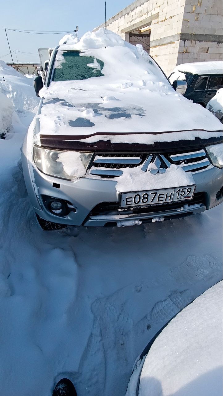 Легковой автомобиль MITSUBISHI PAJERO SPORT