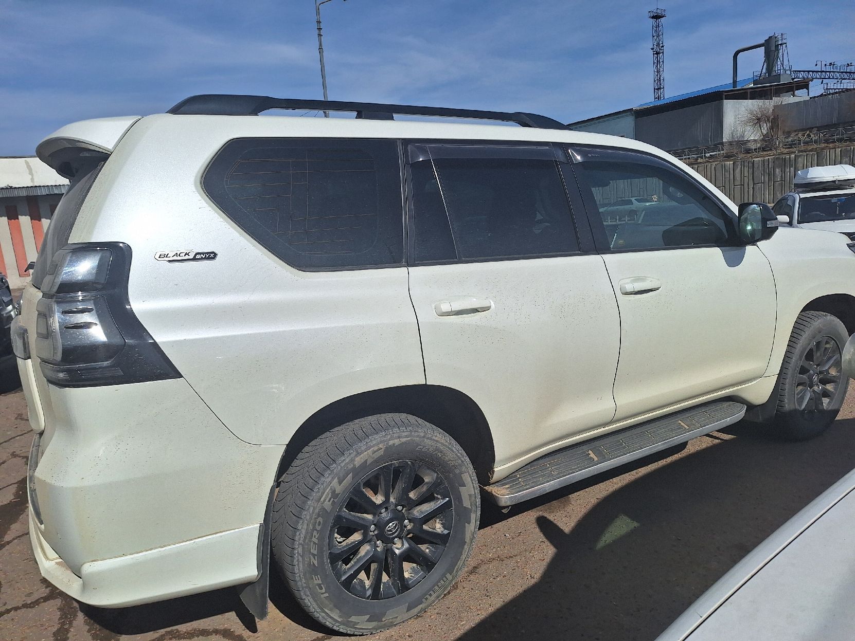 Транспортное средство Toyota Land Cruiser 150, 2020 года выпуска, цвет - белый, идентификационный номер (VIN) JTEBR3FJ705016565, государственный регистрационный номер М463МУ03.