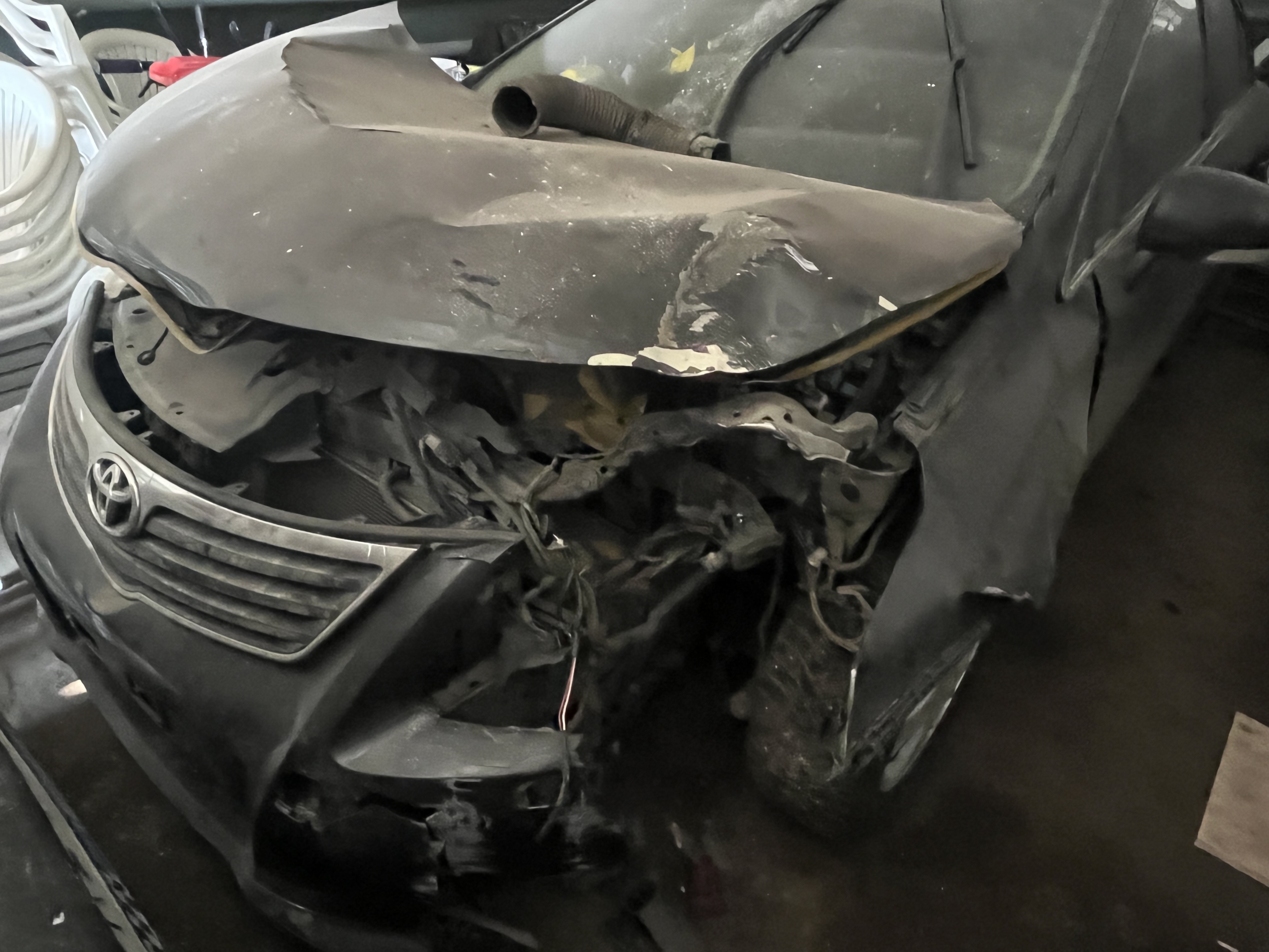 Легковой автомобиль Toyota avensis. 2010 года выпуска, цвет - черный, тип двигателя - бензиновый