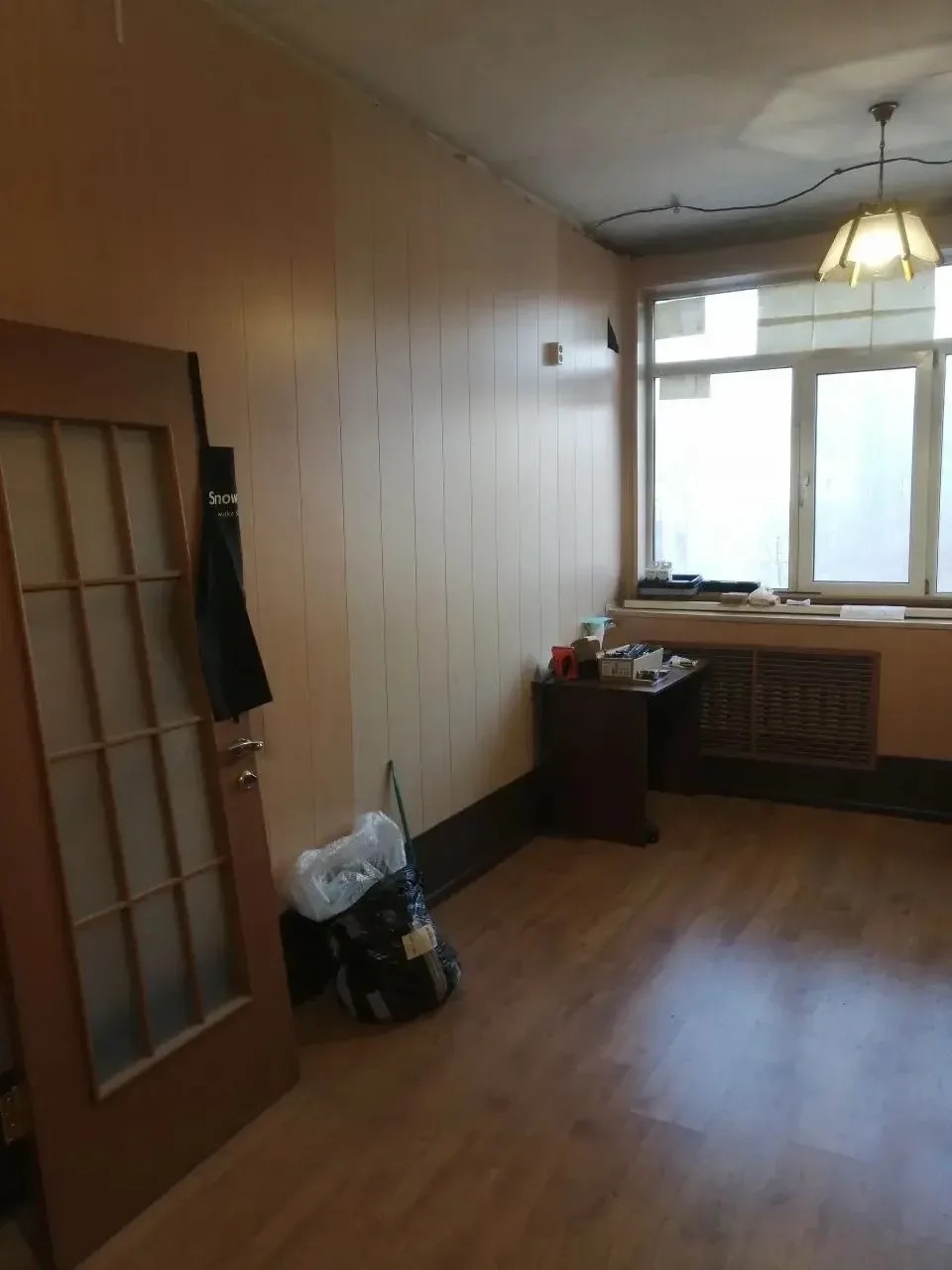 Нежилое помещение в административном здании площадью 17,5 кв.м.