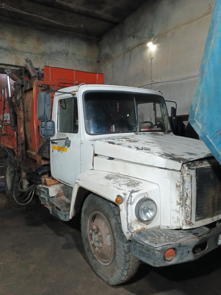 Автомобиль КО-440-2; идентификационный номер: ХVL483213А0001957; наименование: мусоровоз; год изготовления 2010; модель, № двигателя: Д245.7Е3.557723; шасси (рама) 330900В0994819; кузов кабина 330700В01080327; цвет кузова (кабины): белый; гос. рег. знак: В 146 РВ 28.