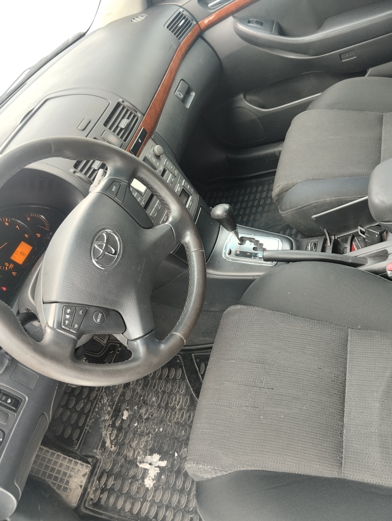 Автомобиль Тойота АВЕНСИС