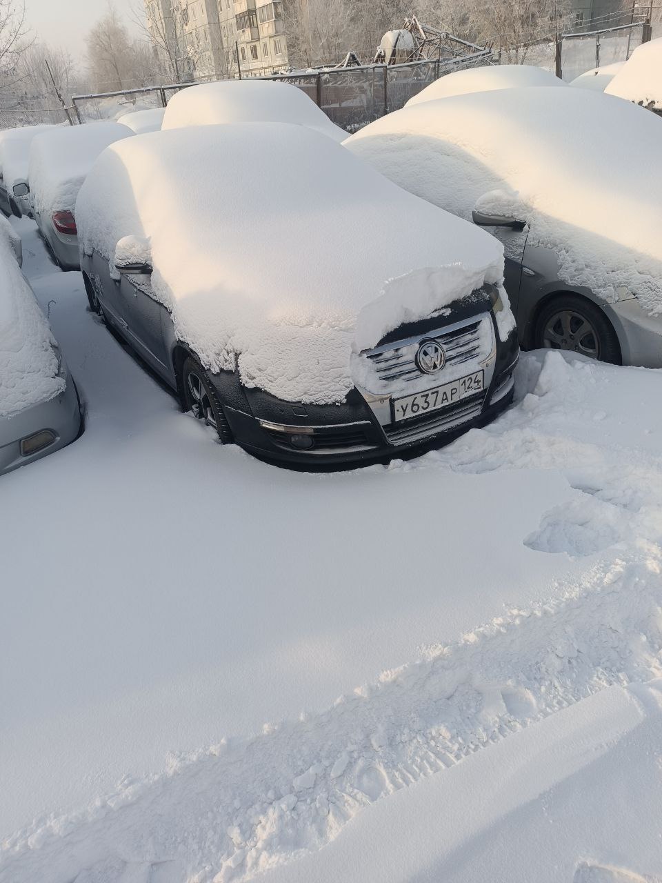 Легковой автомобиль седан Volkswagen Passat, 2010г.в., г/н У637АР124, VIN XW8ZZZ3CZAG004539, номер кузова XW8ZZZ3CZAG004539, номер двигателя 104063, цвет черный. Начальная цена продажи 663 000 руб. Задаток 99500 руб.