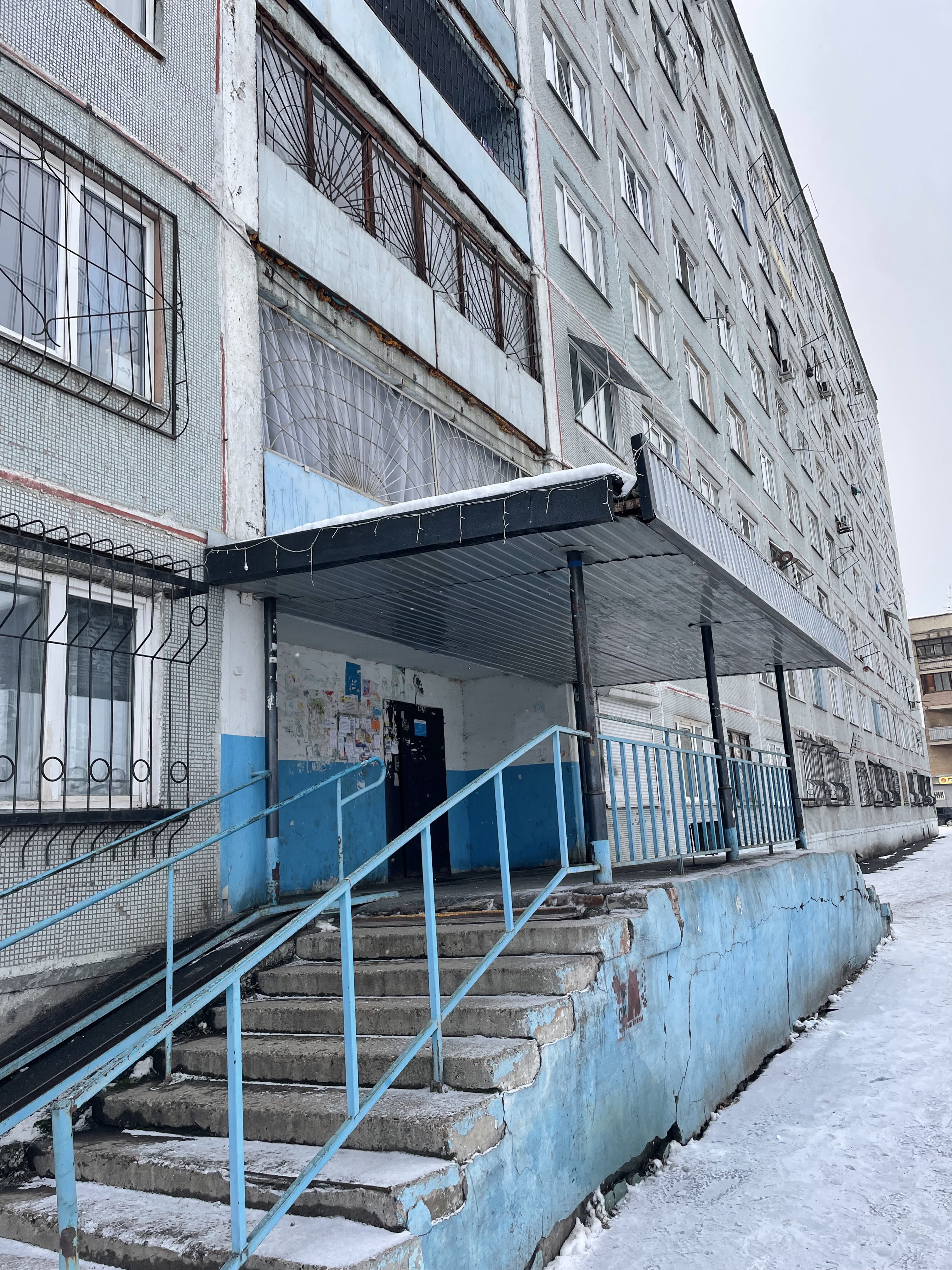 Нежилое помещение № 114 площадью 16,4 кв.м, с кадастровым номером 42:24:0301011:7394, расположенное на 1 этаже по адресу: г. Кемерово, ул. Попова, 5. Назначение: уставная деятельность.