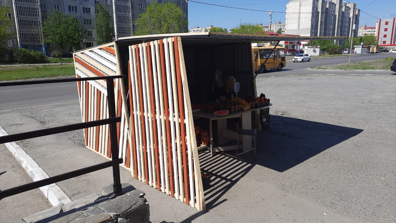 Торговый павильон для сезонной торговли овощами и фруктами 6 микрорайон, в районе здания N 26