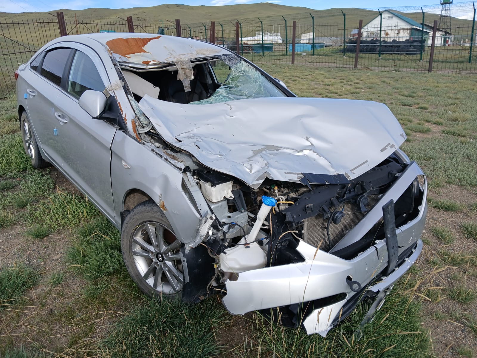 Легковой автомобиль «Hyundai Sonata», идентификационный номер (VIN): KMHE341DBF097375, год выпуска 2015, объём двигателя 1999 см3, мощность двигателя 151 л.с./111 кВт, газовый, вес 1790,00 кг.