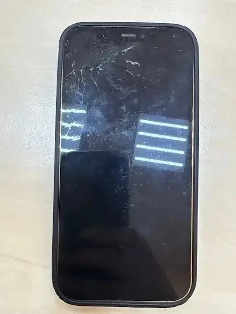 Мобильный телефон марки «iPhone 12 Pro». 1 шт