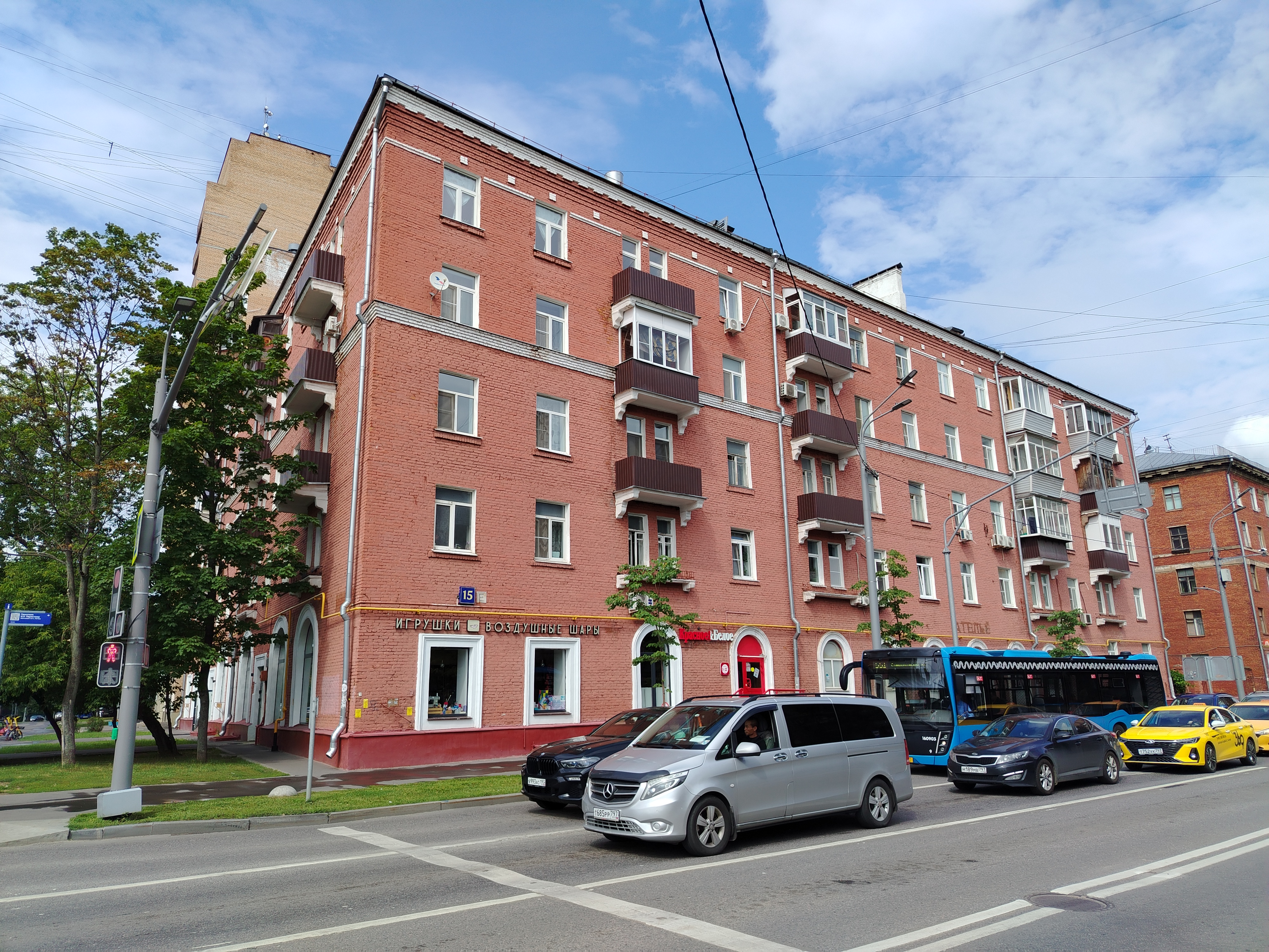 Продажа имущества, находящегося в собственности города Москвы, жилое помещение по адресу: г. Москва, ул. Ставропольская, д. 15, кв. 32, общей площадью 52,8 кв.м, (Этаж № 04), кадастровый номер: 77:04:0004006:9899