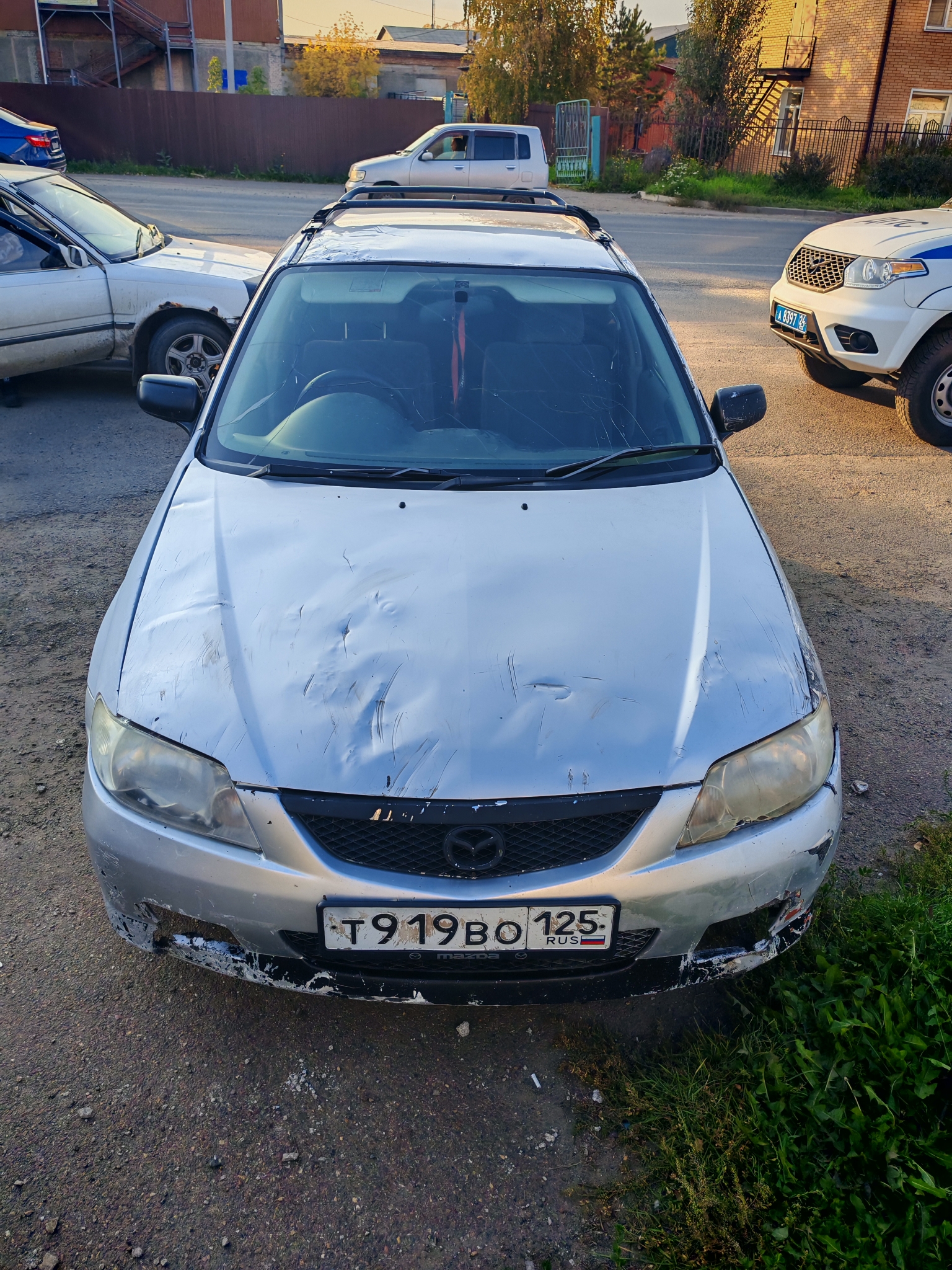 Автомобиль MAZDA FAMILIA (МАЗДА ФАМИЛИЯ), г/н Т919ВО125, 2001 г.в., кузов № BJ5W-312483, двигатель № ZL398071, цвет серый. Ключи, ПТС, СТС изъяты комплектность и состояние не проверялась данное имущество обращено в доход государства, (Документы отсутствуют)Находится г. Канск