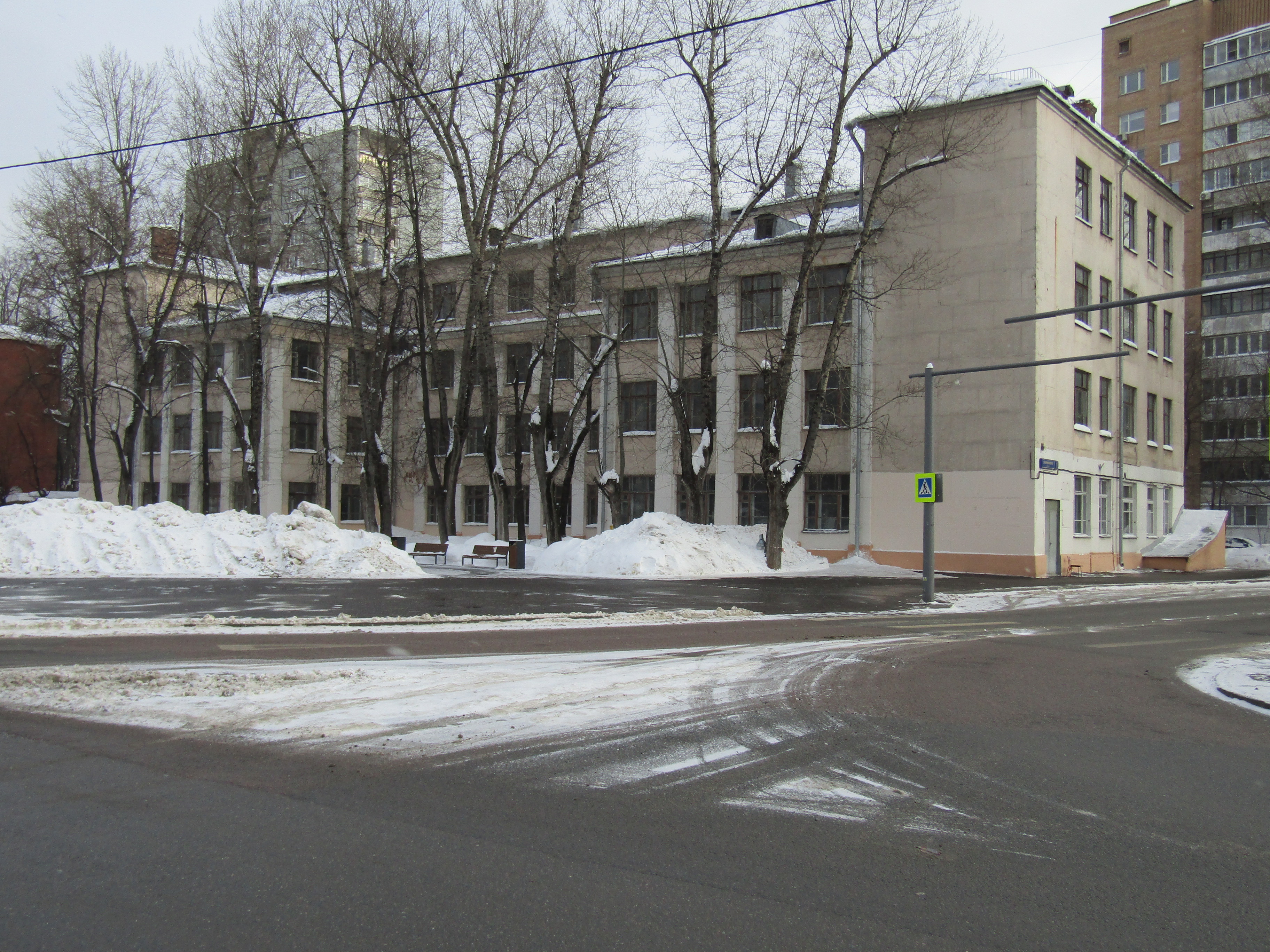 Продажа находящегося в федеральной собственности объекта недвижимого имущества площадью 3 584,6 кв. метра (кадастровый номер 77:04:0001014:3599), по адресу: Российская Федерация, город Москва, вн. тер. г. муниципальный округ Нижегородский, улица Смирновская, дом 1, одновременно с находящимся в федеральной собственности земельным участком площадью 4 550 кв. метров (кадастровый номер 77:04:0001014:1006).