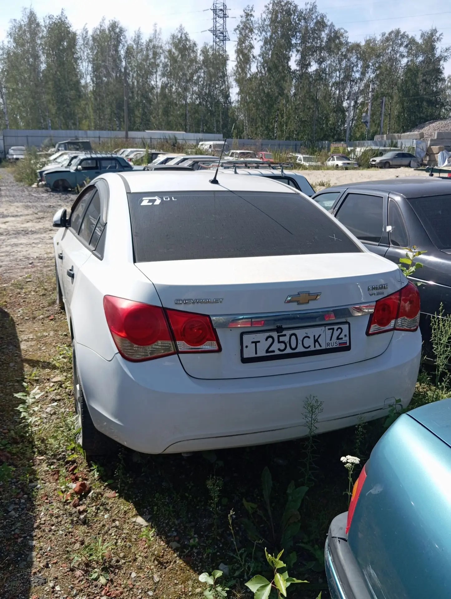 Автомобиль CHEVROLET KL1J CRUZE, г.р.з. Т250СК72, в кузове белого цвета, 2012 года выпуска VIN XUFJA696JC3077021 ТС обременено ЗАЛОГОМ, который остается на имуществе, согласно ГК РФ (покупатель оплачивает залог самостоятельно). ТС имеет ограничения ФССП на регистрационные действия (ключи и документы отсутствуют, техническое состояние не проверялось, пробег не известен). Имущество продается в том виде, в каком оно есть, в случае продажи возврату/обмену не подлежит.