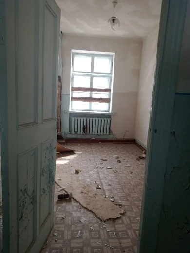 ЛОТ № 1. Здание "Родильное отделение" общей площадью 1 042,5 кв.м. с кадастровым номером 72:01:0101007:603, с земельным участком, занимаемым зданием, площадью 4 638 кв.м. с кадастровым номером 72:01:0101015:185 по адресу: Тюменская область, Абатский район, с. Абатское, ул. Ленина, д. 54 г. с видом разрешенного использования – стационарное медицинское обслуживание.